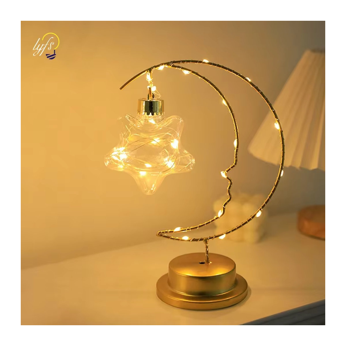 Lyfs LED Tischlampe Mond und Sterne in Gelb mit minimalistischem Design für Schlafzimmer und Nachttisch zur USB- oder Batteriebetriebenen Nutzung - Bild 2