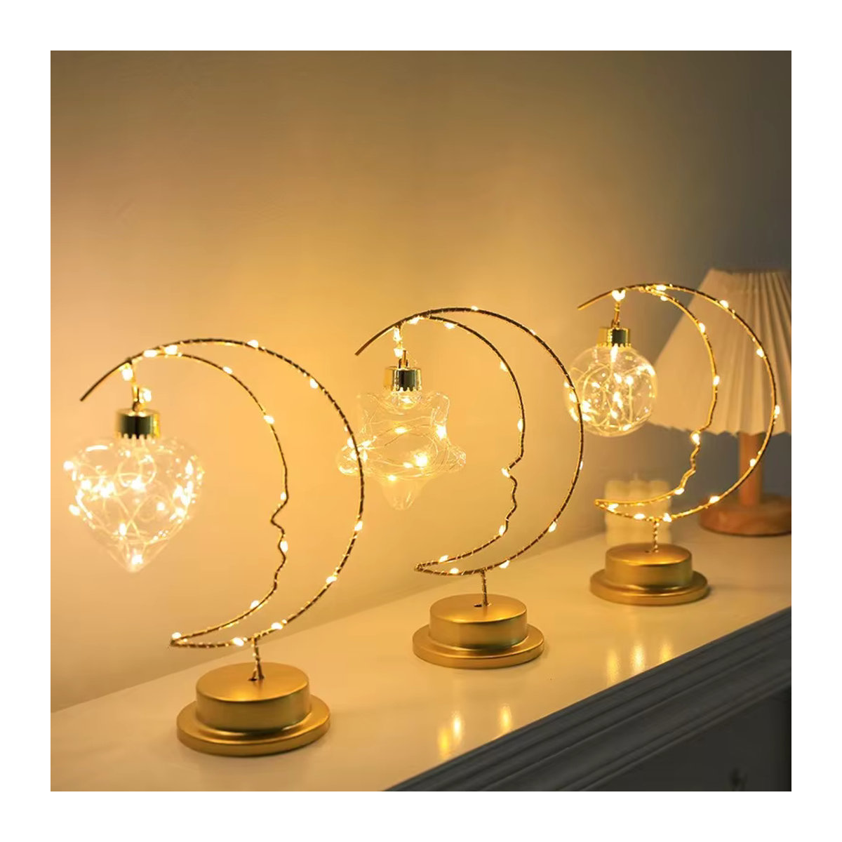 Lyfs LED Tischlampe Mond und Sterne in Gelb mit minimalistischem Design für Schlafzimmer und Nachttisch zur USB- oder Batteriebetriebenen Nutzung - Bild 4