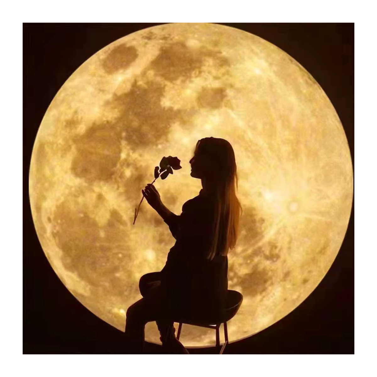 Lyfs Mond Licht Lampe Schwarz Minimalistische Tischlampe mit Planeten Projektion als Atmosphäre Nachtlicht für dein Schlafzimmer - Bild 2
