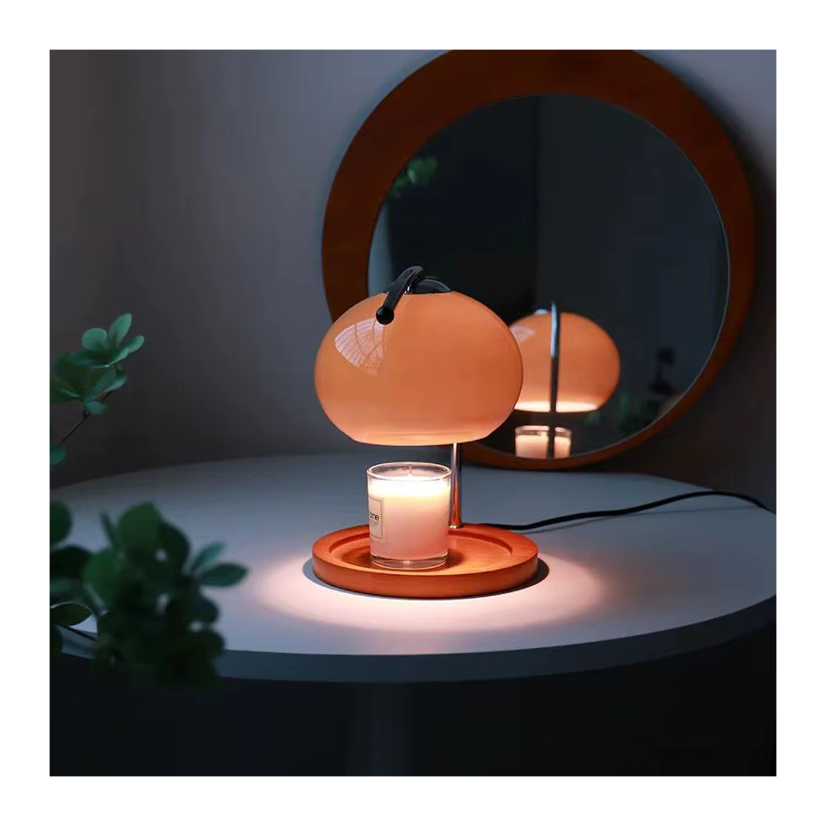 Lyfs Tischlampe als Kerzenwärmer aus Glas und Metall in Braun mit transparentem Schirm im Retro-Design - Bild 2