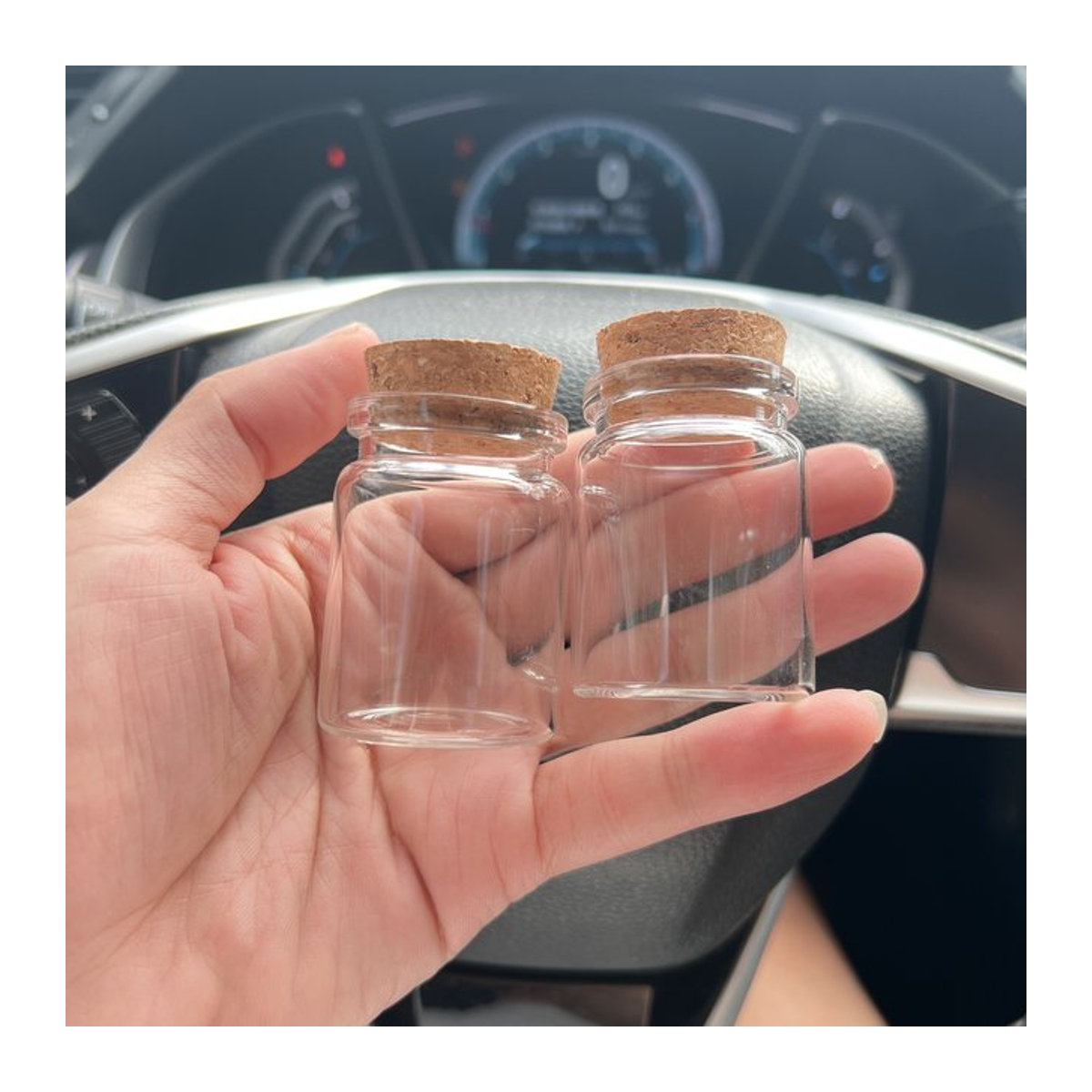 LYGIL Mini Glasflaschen mit Korkverschluss, transparente Glasröhren für DIY Dekoration, 30ml, Durchmesser: 3,7 cm, Höhe: 5 cm - Bild 1