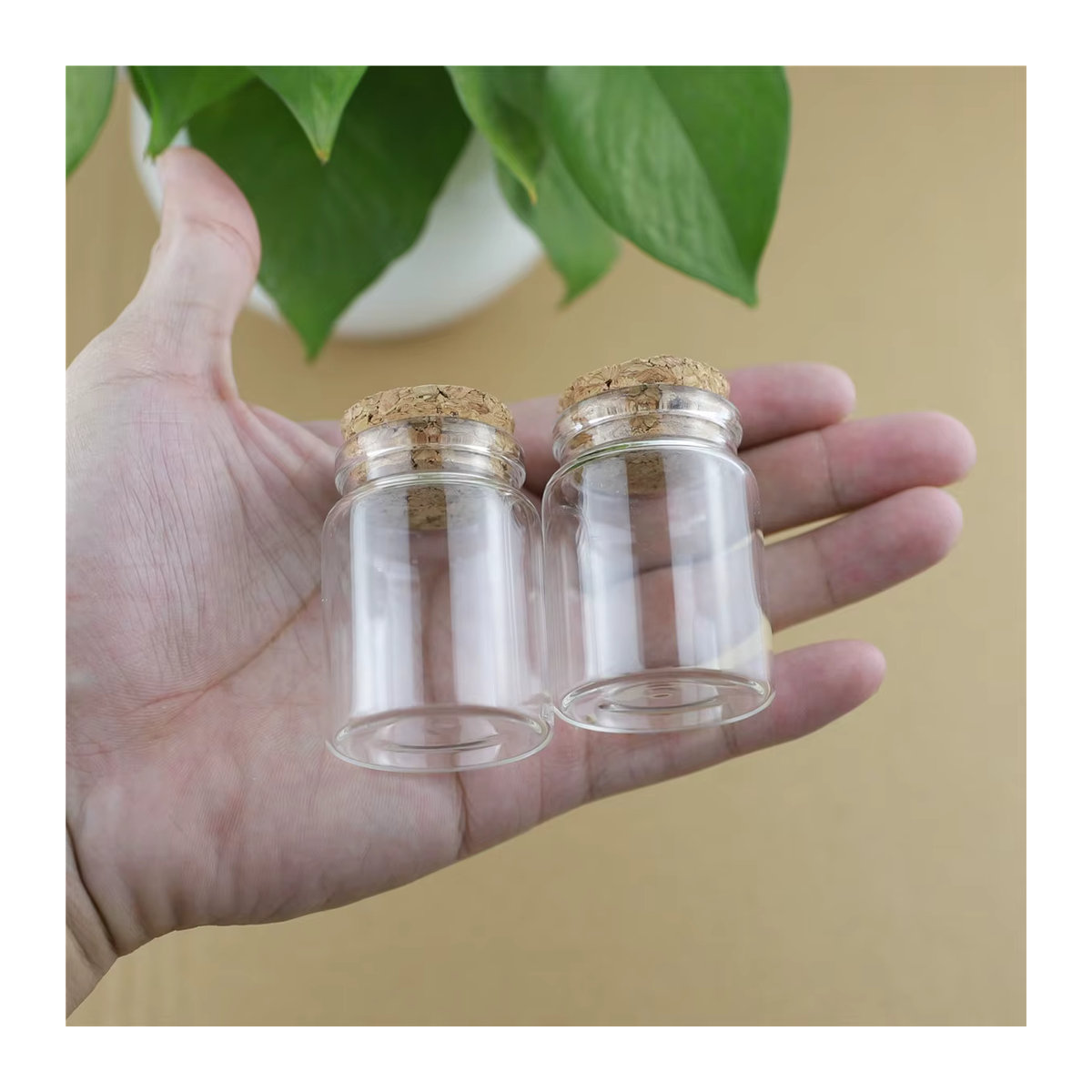 LYGIL Mini Glasflaschen mit Korkverschluss, transparente Glasröhren für DIY Dekoration, 30ml, Durchmesser: 3,7 cm, Höhe: 5 cm - Bild 5
