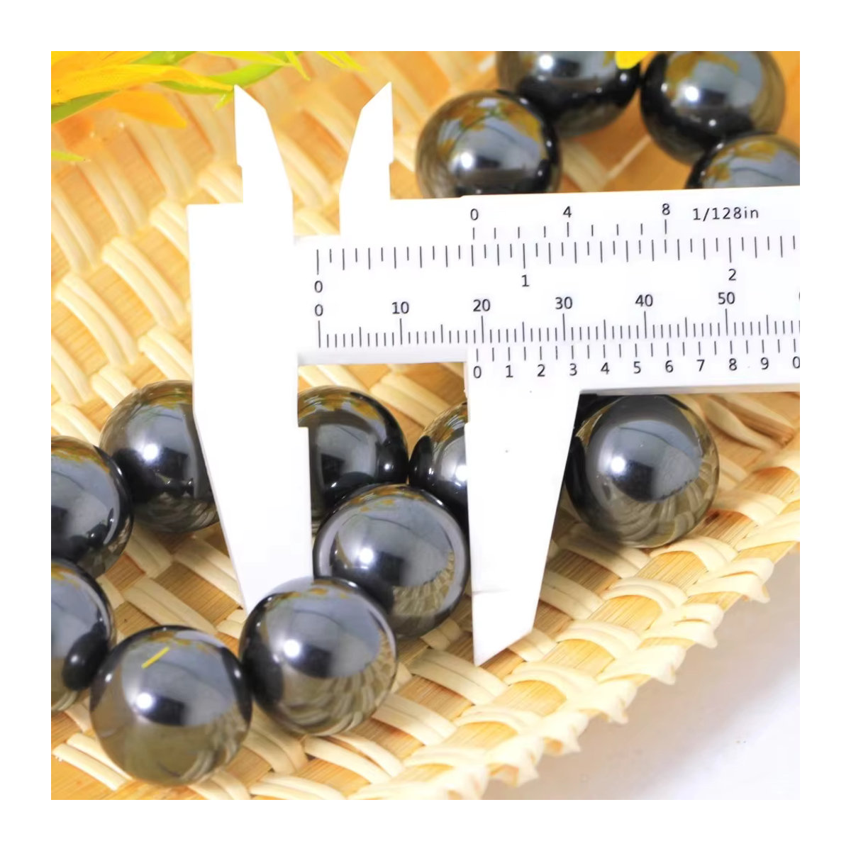 Magnetit Kristallkugel in Schwarz für Feng Shui Dekoration, Durchmesser: 1,8 cm bis 2 cm - Bild 2