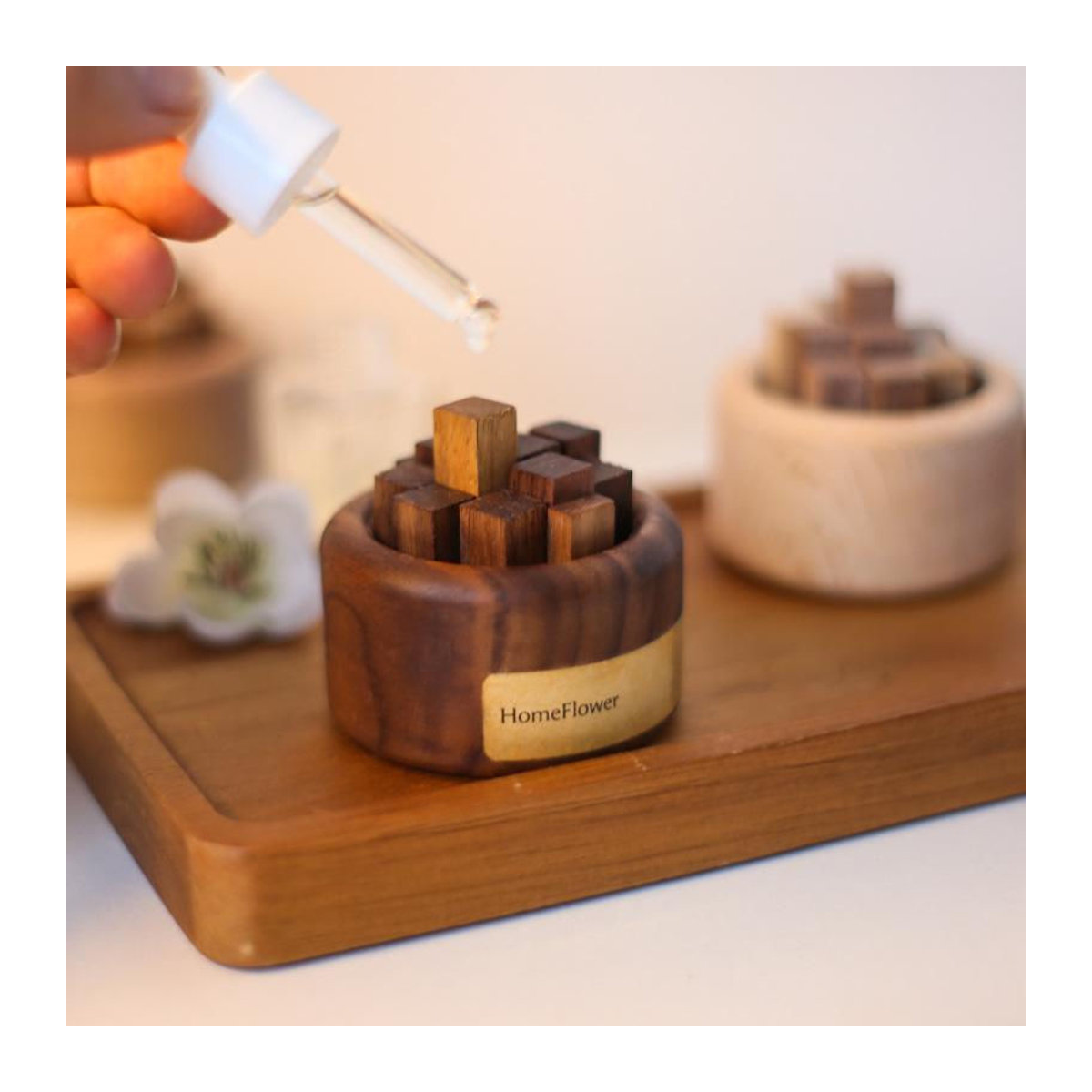 Mango Event Aromadiffusor aus schwarzem Walnussholz mit Rattanstäbchen in Schwarz und Braun - Bild 5