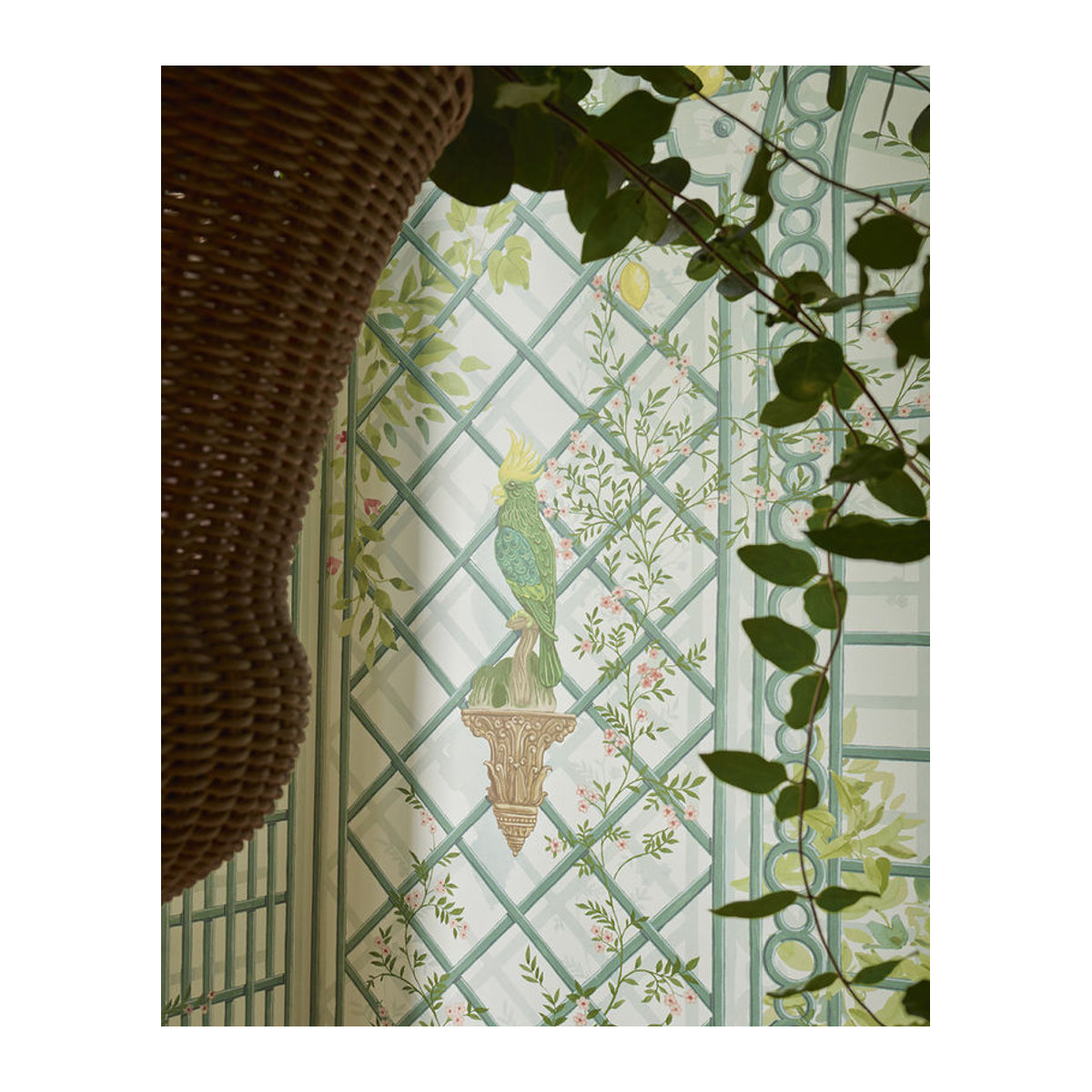 Manuel Canovas Wandbild L'Orangerie - Paon Motiv mit Blumen und Vögeln in Blau und Grün - Bild 3