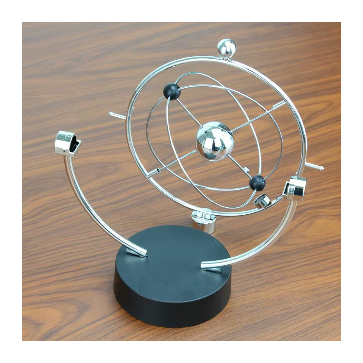 Meade Orbitales Ornament Galaxie Perpetuum Motion Schreibtischdeko aus Metall in Silber - Bild 5