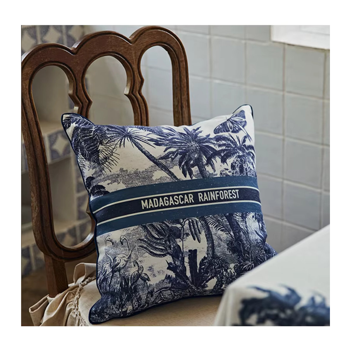Medicci Hause Kissenbezug Madagaskar Regenwald im Toile De Jouy Stil, Blau, 45 x 45 cm - Bild 2