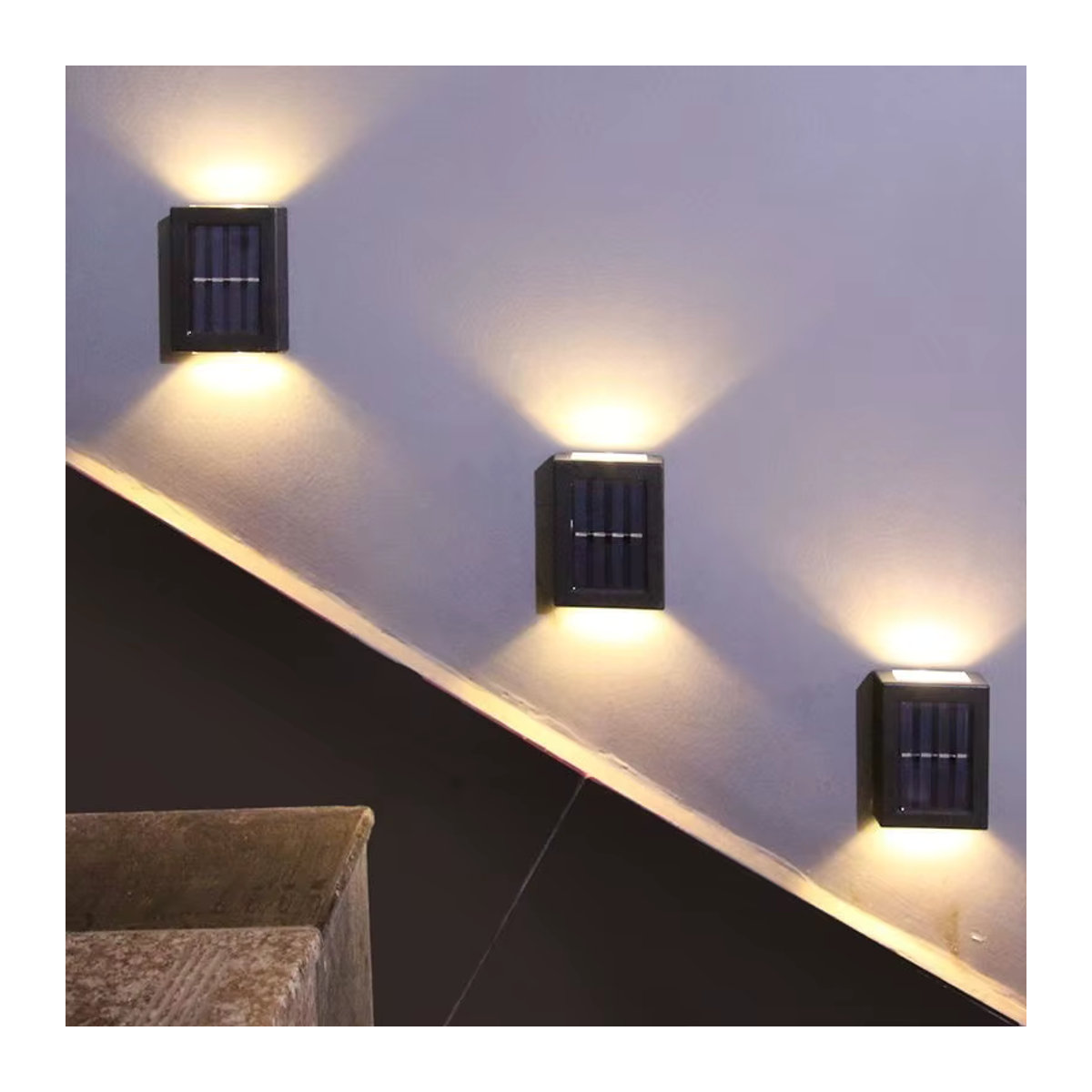 MeeToo LED Solar Wandleuchte Modern Schwarz für Garten und Treppen mit oben und unten Beleuchtung - Bild 4