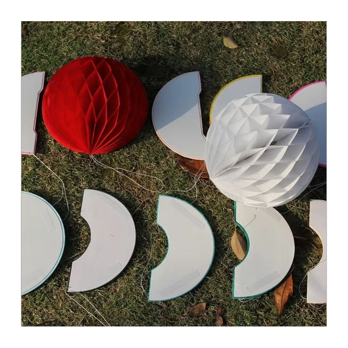 Merylover 5er Set runde Wabenblumenbälle aus Papier für Hochzeit und Party, mehrfarbig und rosa, Durchmesser: 15 cm - Bild 5