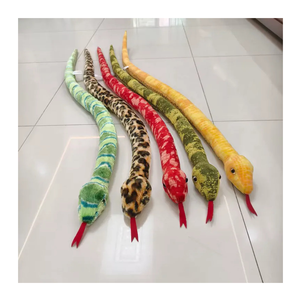 MIAOOWA Set aus 5 realistischen Plüsch-Schlangen in Gelb und Mehrfarbig als dekorative Tierfiguren aus Textil - Bild 4