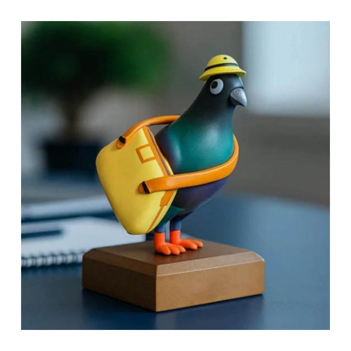 Mini Brieftaube Figur aus Kunstharz als Schreibtischdeko und Ornament in Mehrfarbig - Bild 5