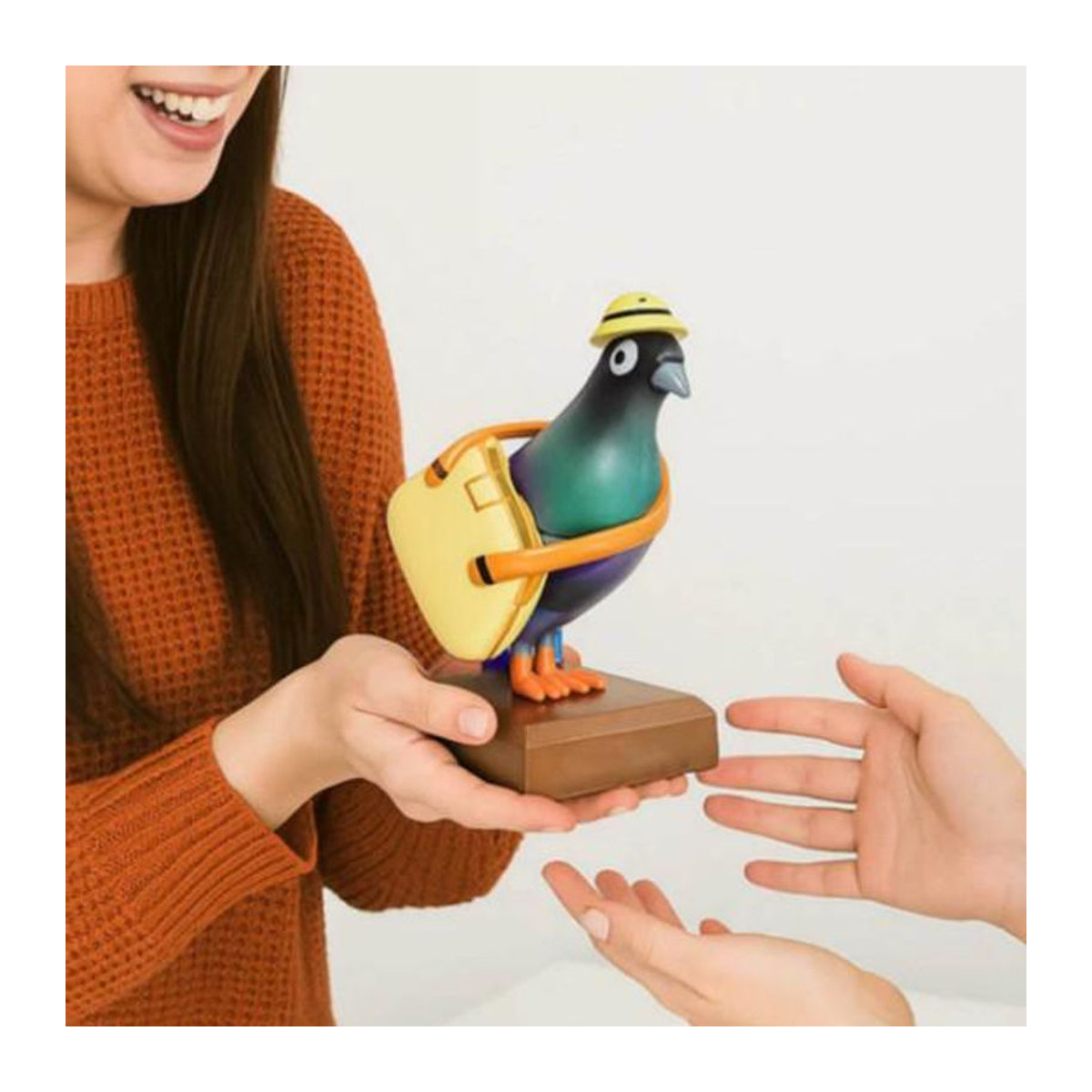Mini Brieftaube Figur aus Kunstharz als Schreibtischdeko und Ornament in Mehrfarbig - Bild 7