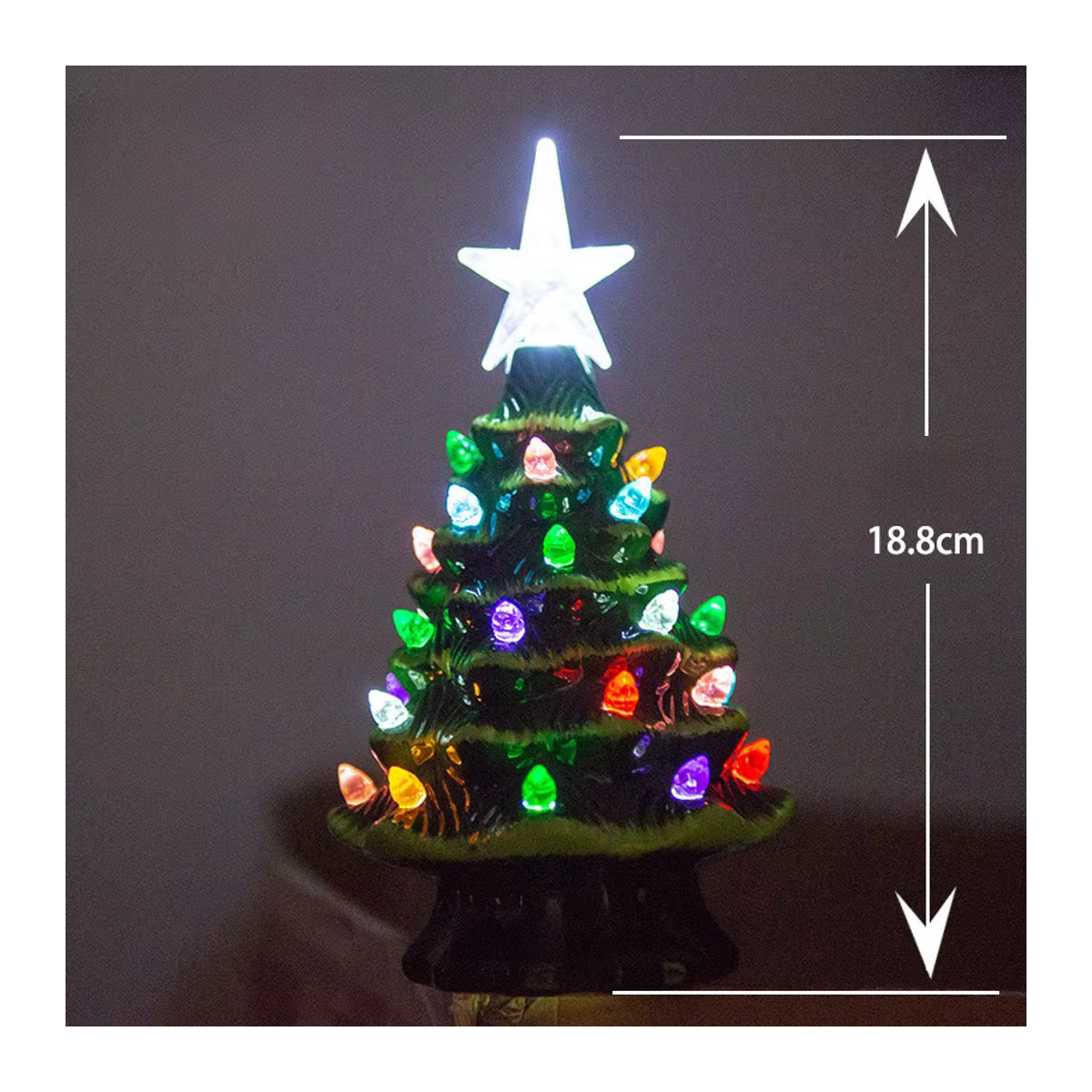 Mini Weihnachtsbaum aus Keramik mit LED-Ornament in Grün für die Tischdekoration - Bild 2