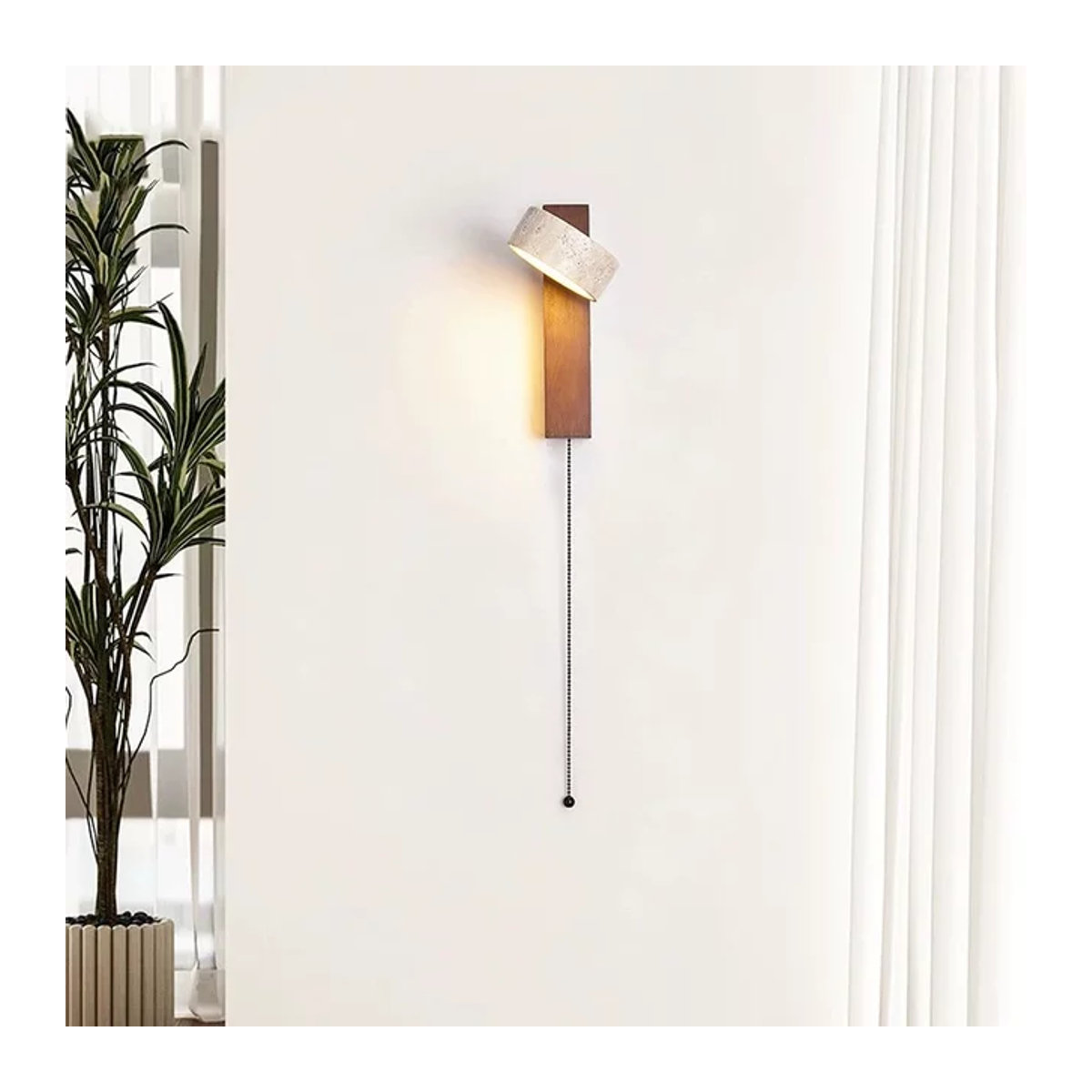 Minimalistische Nachttischlampe aus Holz in Walnuss mit warmweißem LED-Licht und Zugschalter, Beige - Bild 1