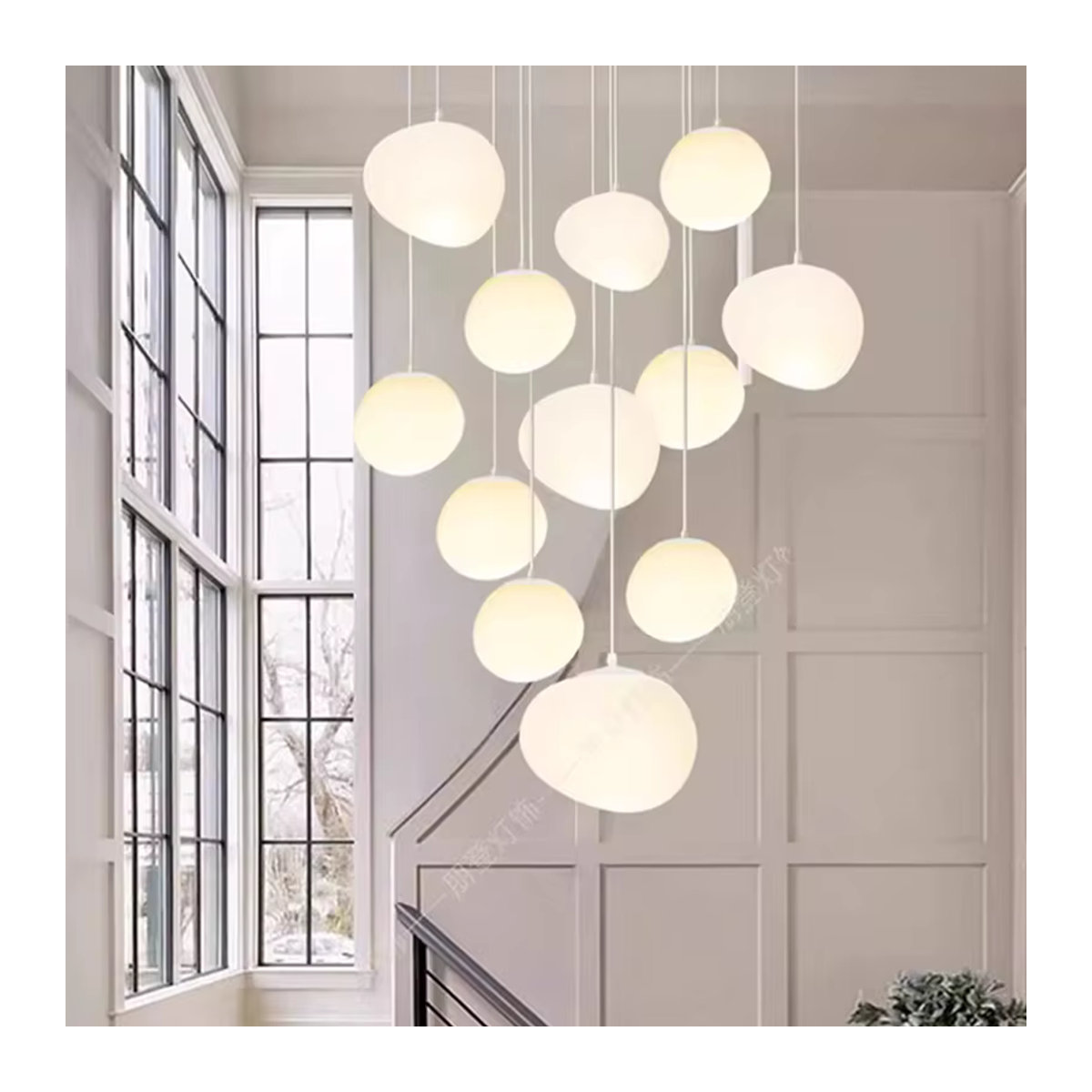 Moderne LED Pendelleuchte von Gbbmade in Weiß für Wohnzimmer und Esszimmer - Bild 4