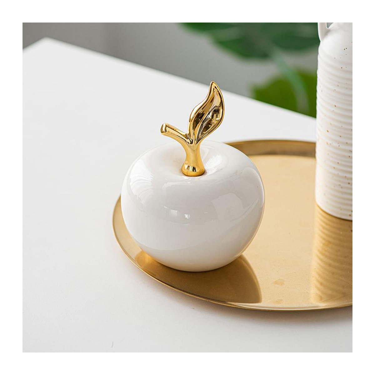 Modernes Keramik-Apfel-Ornament in Weiß für Weihnachten und Wohnzimmer im nordischen Stil - Bild 2