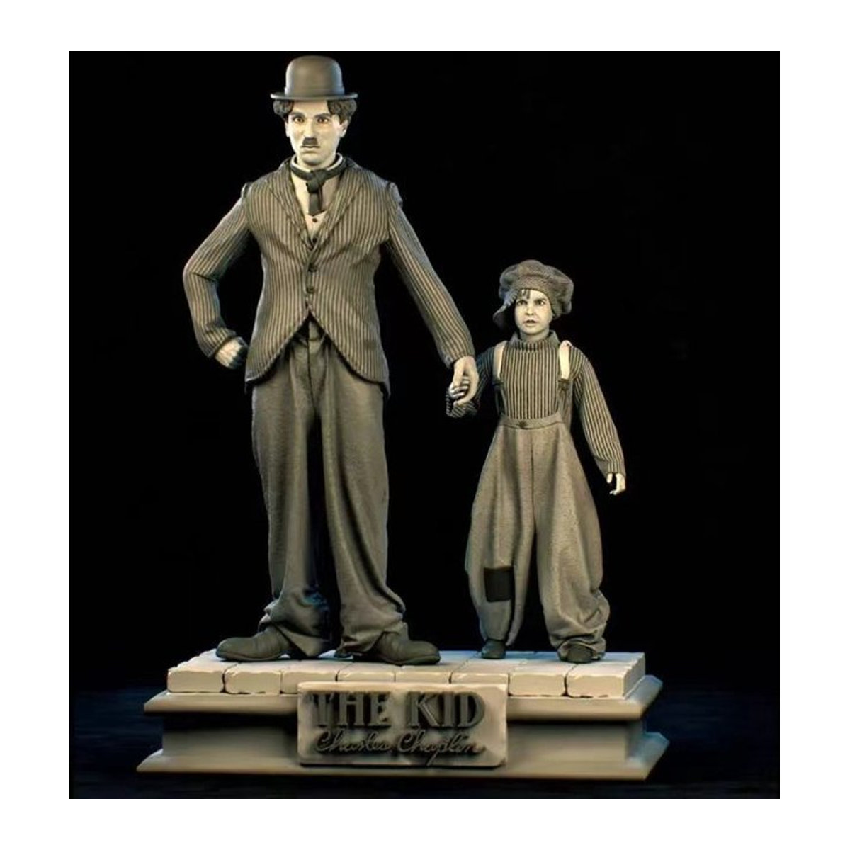 MODX Charlie Chaplin Filmkünstler Modellbausatz aus Kunstharz im Maßstab 1:24, grau, unbemalt und unmontiert für Diorama und Hobby - Bild 1