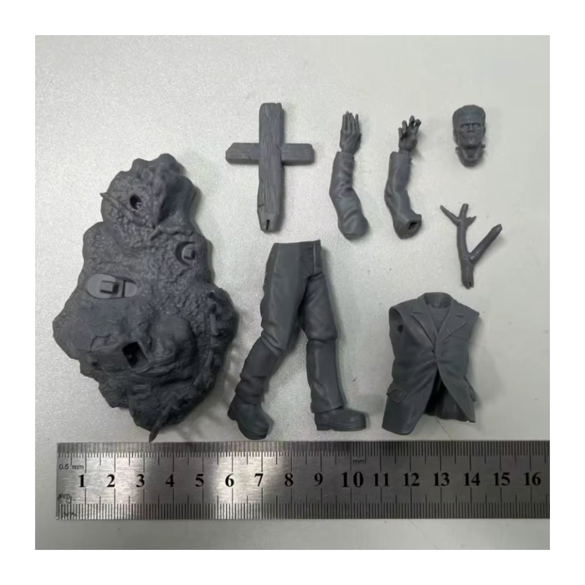 MODX Frankenstein Modellbausatz aus Kunstharz in Grau, unbemalte Monsterfigur im Maßstab 1:24, Höhe: 110 mm - Bild 3