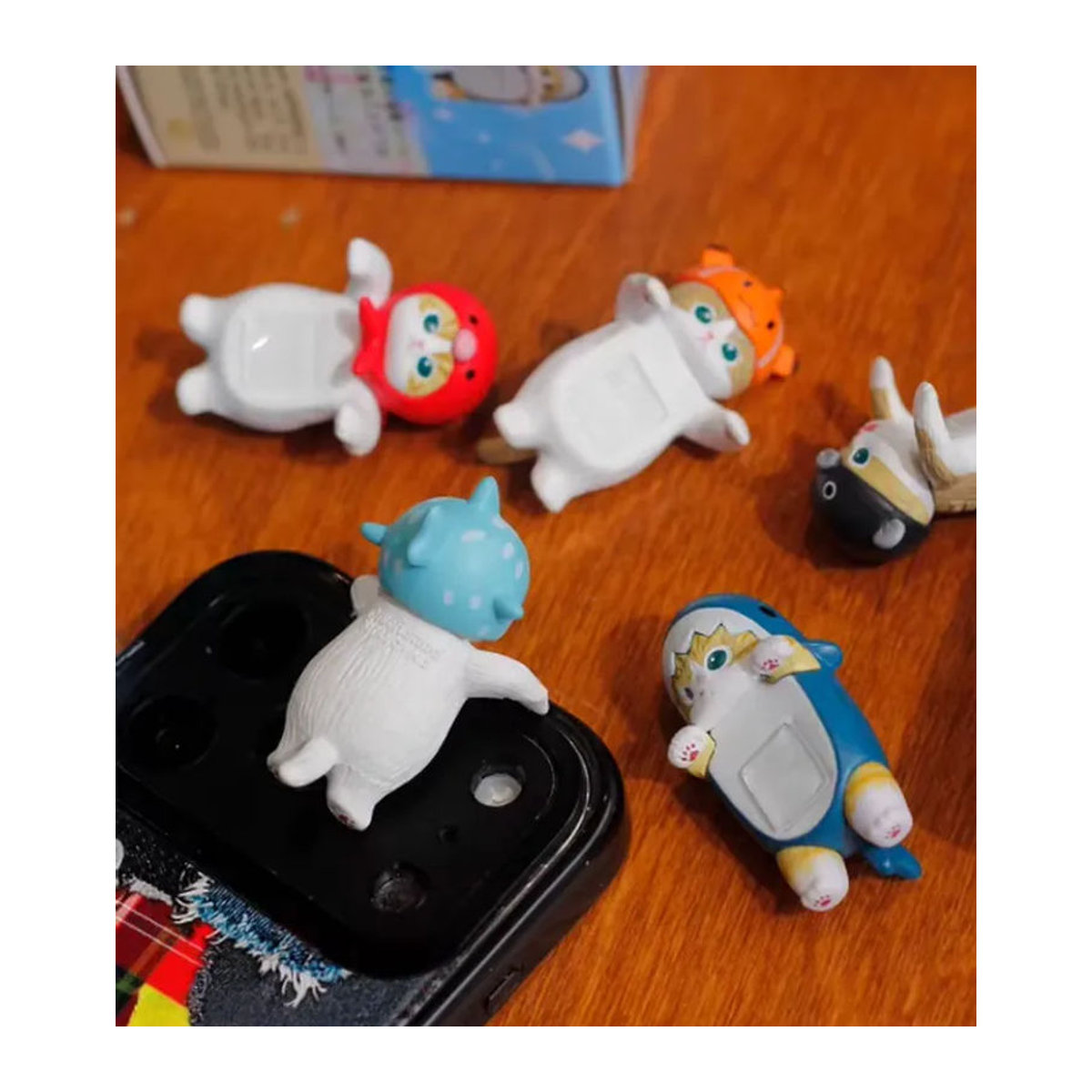 Mofusand Ocean Party Blind Box Mehrfarbige Katzenfigur aus Kunststoff als maritime Schreibtisch-Dekoration - Bild 6