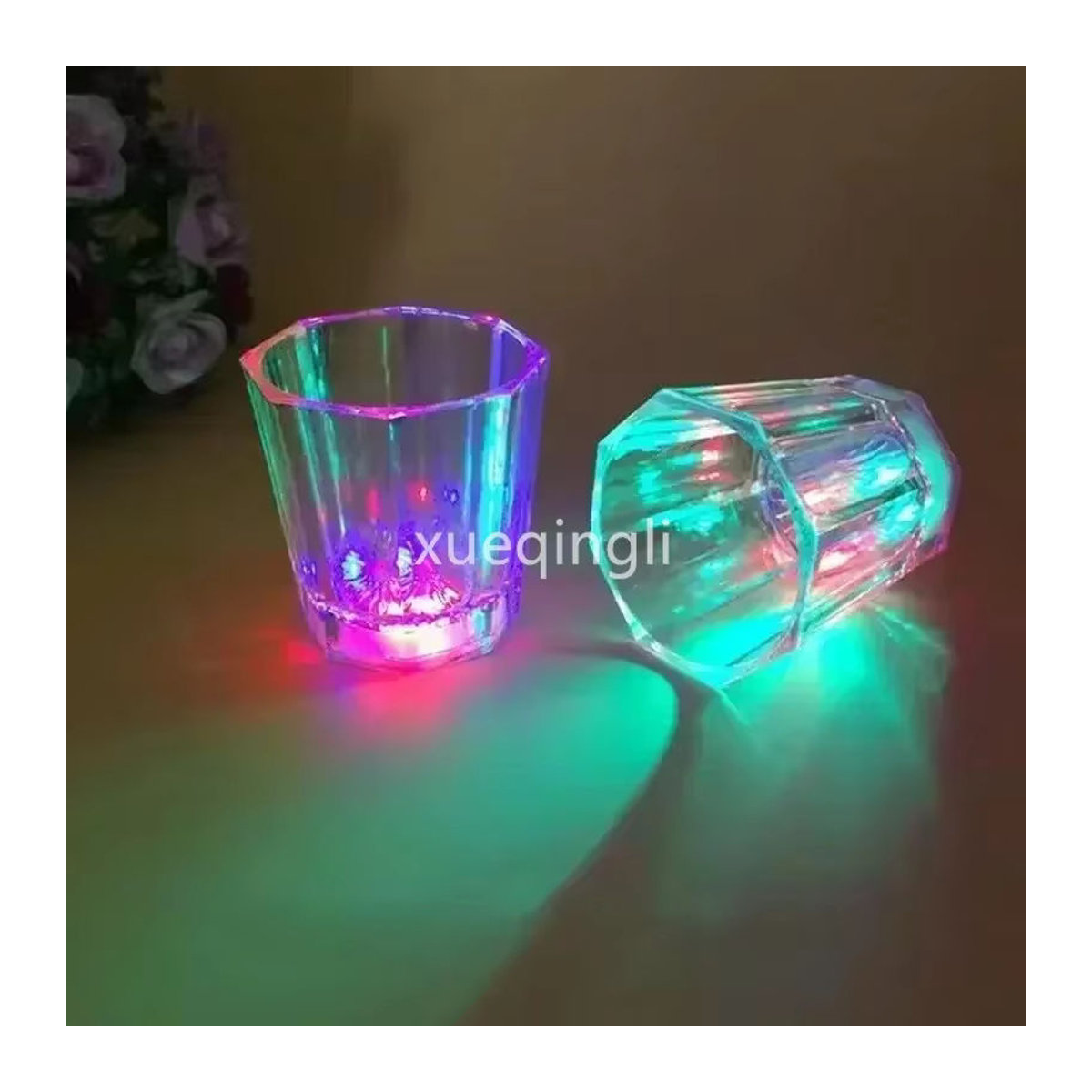 MOONBIFFY Mini LED Partybecher aus Kunststoff mit blinkendem Licht in Mehrfarbig - Bild 5