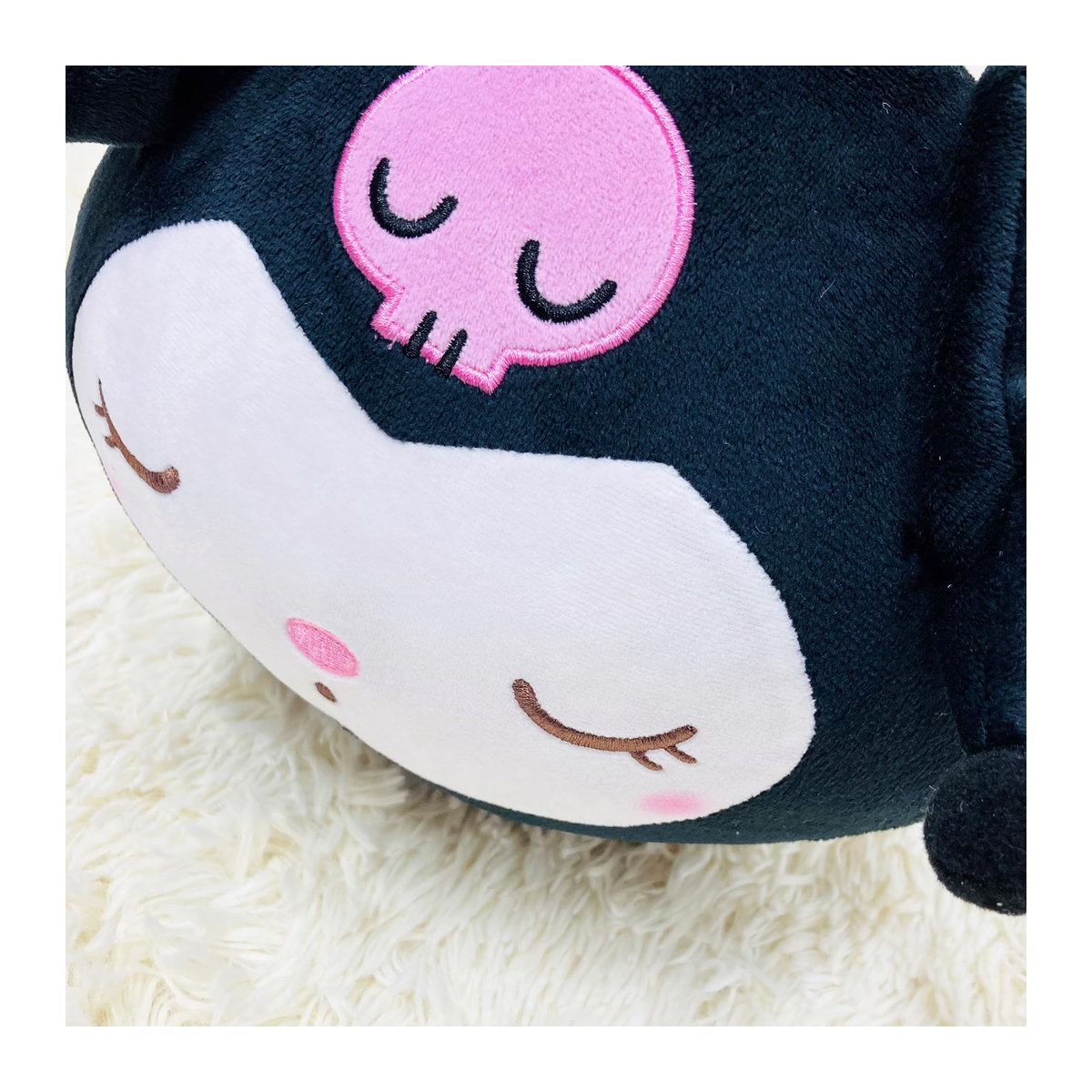 MORIPiLO Sanrio Kuromi Plüsch-Körperkissen aus Mikrofasergewebe, Farbe: Schwarz, Größe: 45 cm - Bild 5