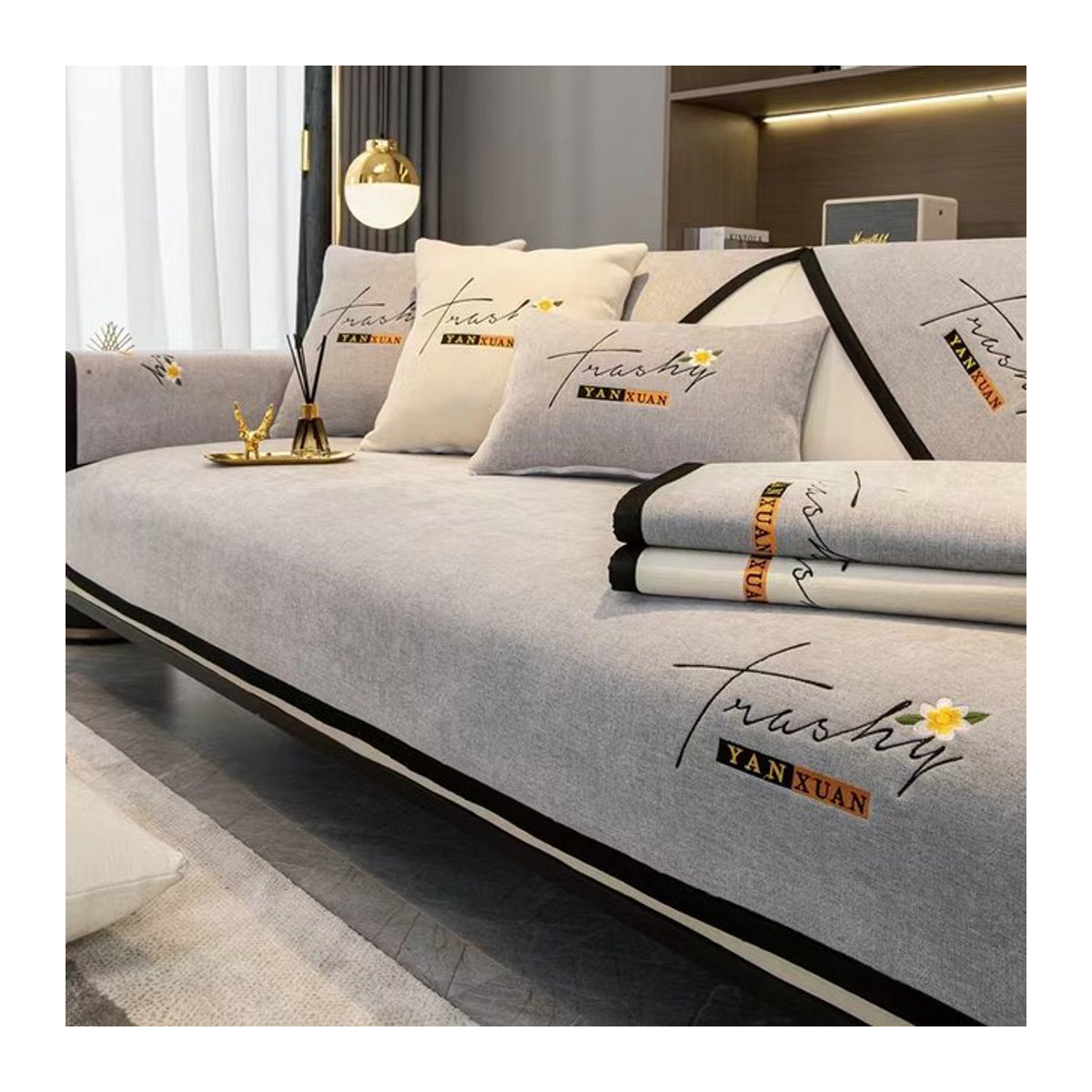 Mtuove L-förmiger Sofabezug aus weicher Chenille-Stickerei in Grau, rutschfester Schutz für dein Sofa im Wohnzimmer - Bild 1
