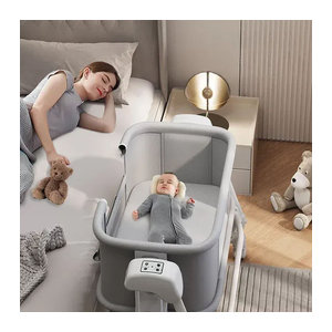 Multifunktionales klappbares Babybett für Neugeborene als Stubenwagen und Nachttisch in Beige oder Grau