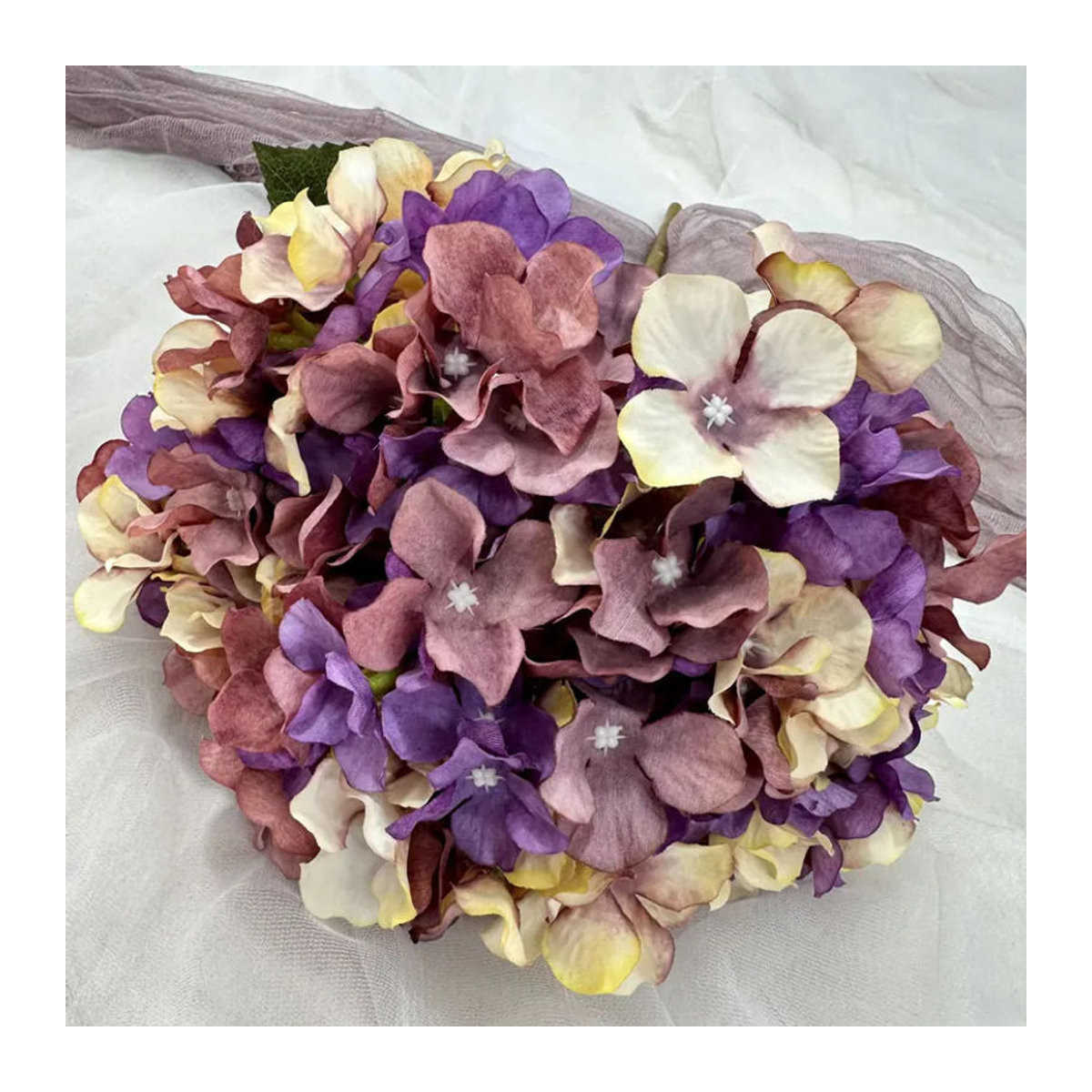 NANDI Kunstblumen Hortensie Arrangement, 5-köpfige mehrfarbige Textil-Blumen für Tischdekoration und Hochzeiten - Bild 2