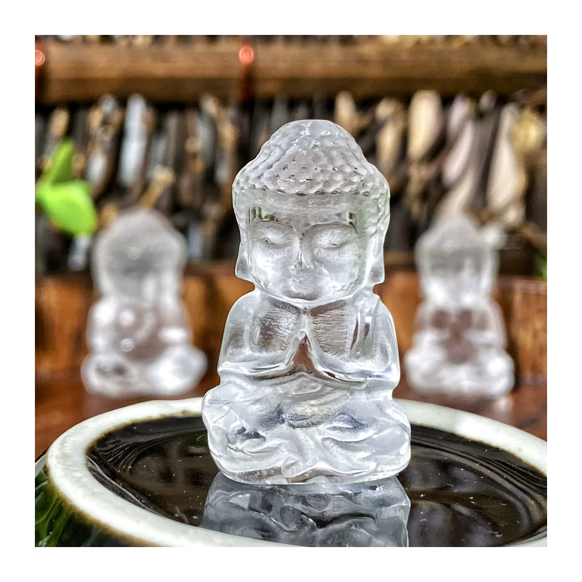 Natürliche Kristallornamente aus klarem Quarz als sitzende Buddha-Figur zur Desktop-Dekoration - Bild 3