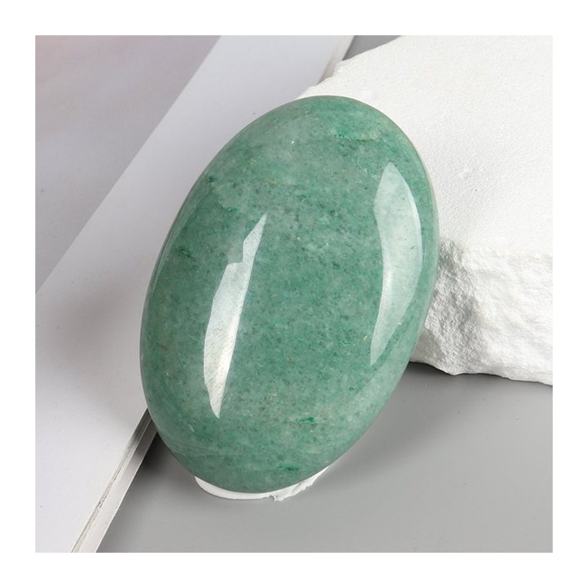 Natürlicher Aventurin Jade Massage Stein für Chakra und Feng Shui, B: 6 cm, H: 4 cm - Bild 1