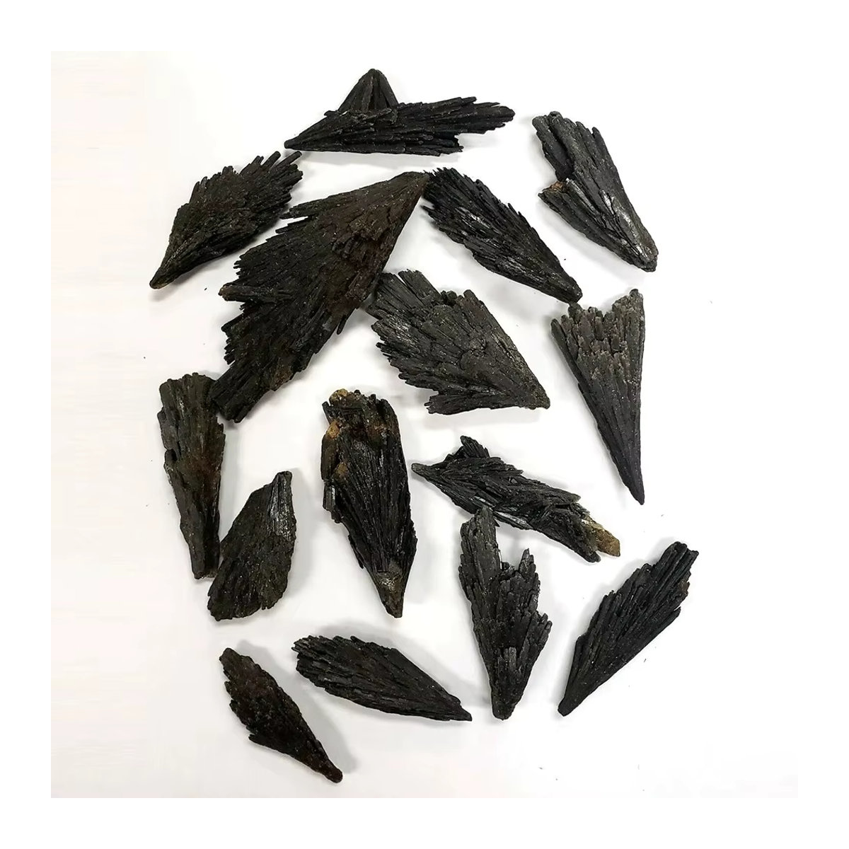 Natürlicher schwarzer Turmalin und Kyanit-Kristall in fächerförmiger Form als Mineralquarz - Bild 4