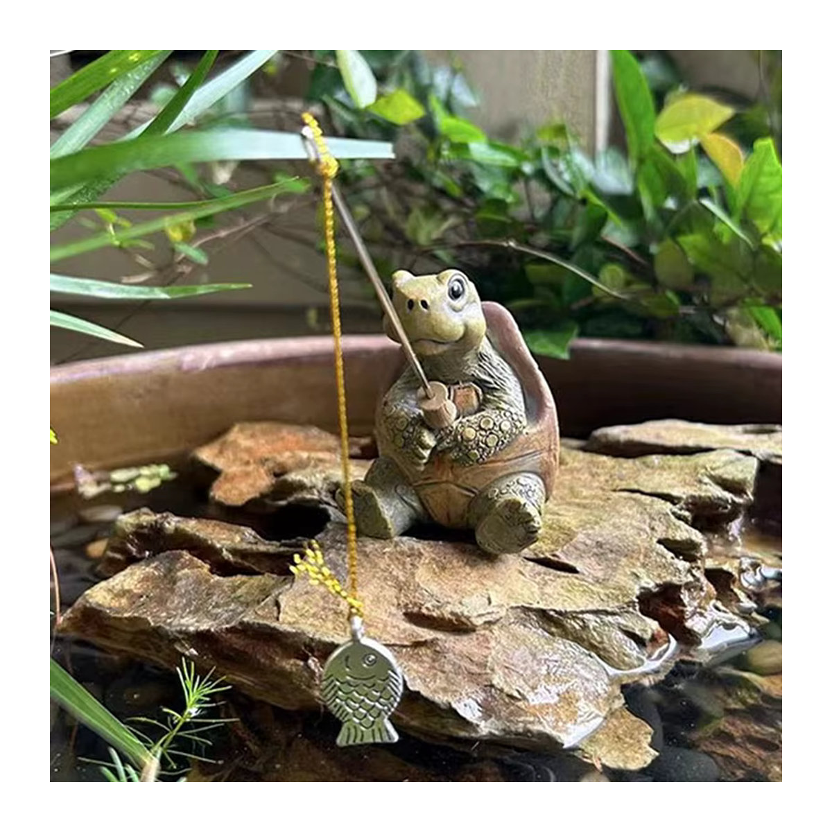 Niedliche Schildkröten-Statue aus Harz als dekorative Tier-Skulptur für dein Garten- und Hausornament - Bild 2
