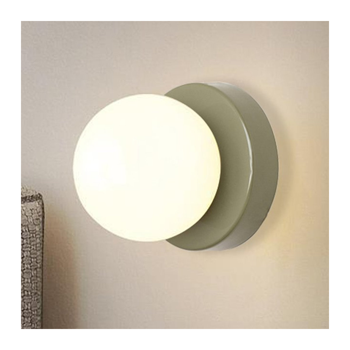 Nordic LED Glas Wandlampe von CETANT in Weiß mit G9 Basis als minimalistische Orb Wandleuchte für Schlafzimmer, Flur und Eingangsbereich - Bild 1