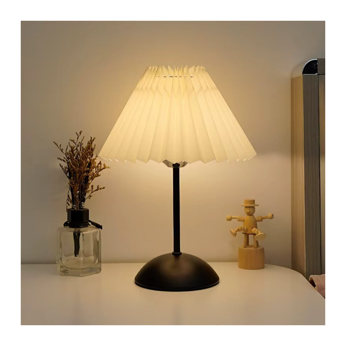 Nordische LED-Tischlampe mit Plissee-Stoff und USB-Anschluss für Wohnzimmer und Schlafzimmer - Bild 3
