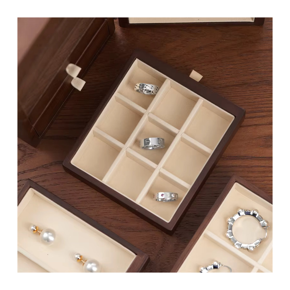 Oirlv Schmuck-Organizer aus Holz in Grau für Schreibtisch und Tisch, mehrschichtige magnetische Schmuckbox zur Aufbewahrung von Ringen und Armbändern - Bild 4