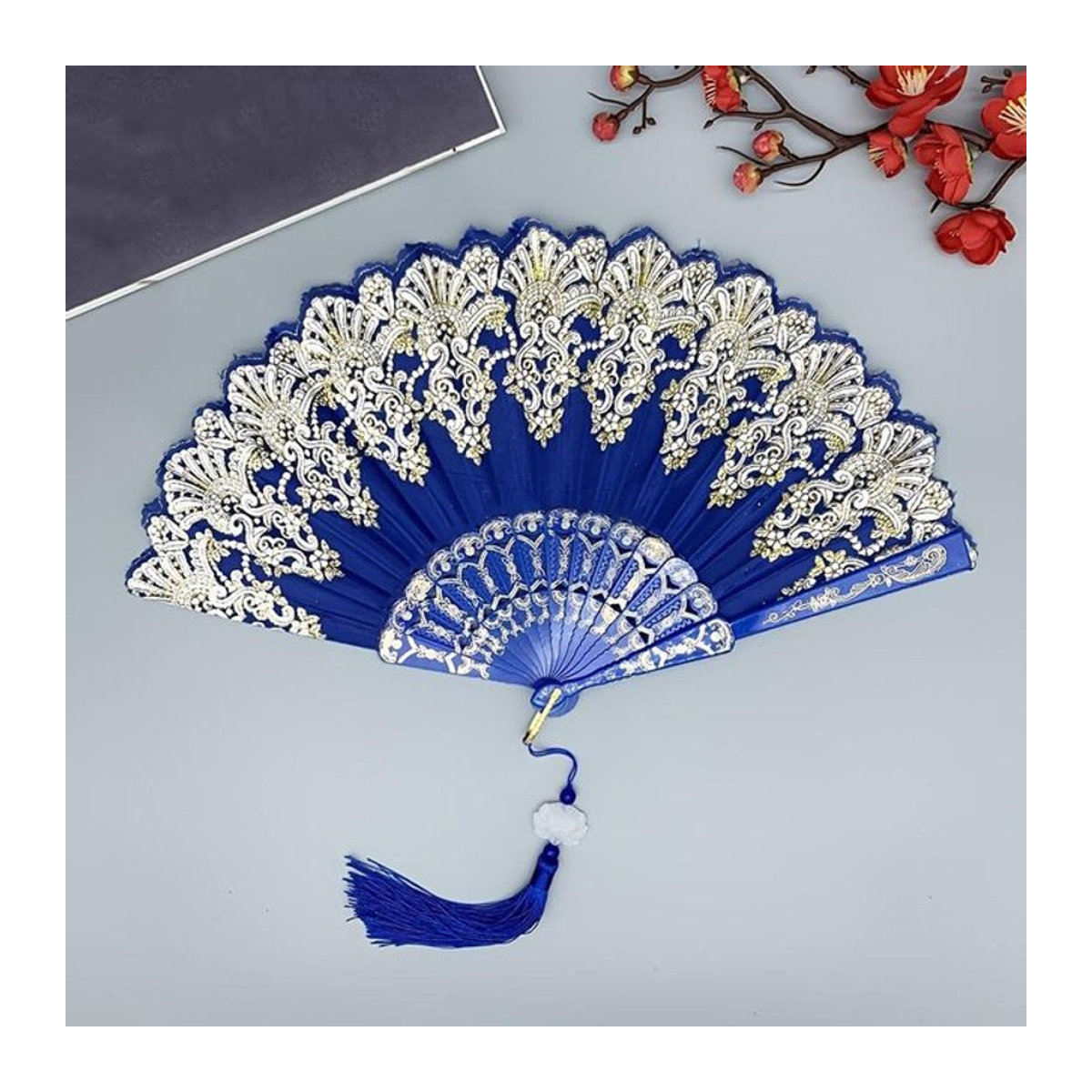 Orientalischer Faltfächer mit floralem Design in Blau von XYKK01 aus Textil und Kunststoff - Bild 1