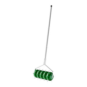 Outsunny Rasenbelüfter Aerifizierer mit 30 Eisenspikes und Bodenschiene für die Rasenpflege, Breite: 45 cm