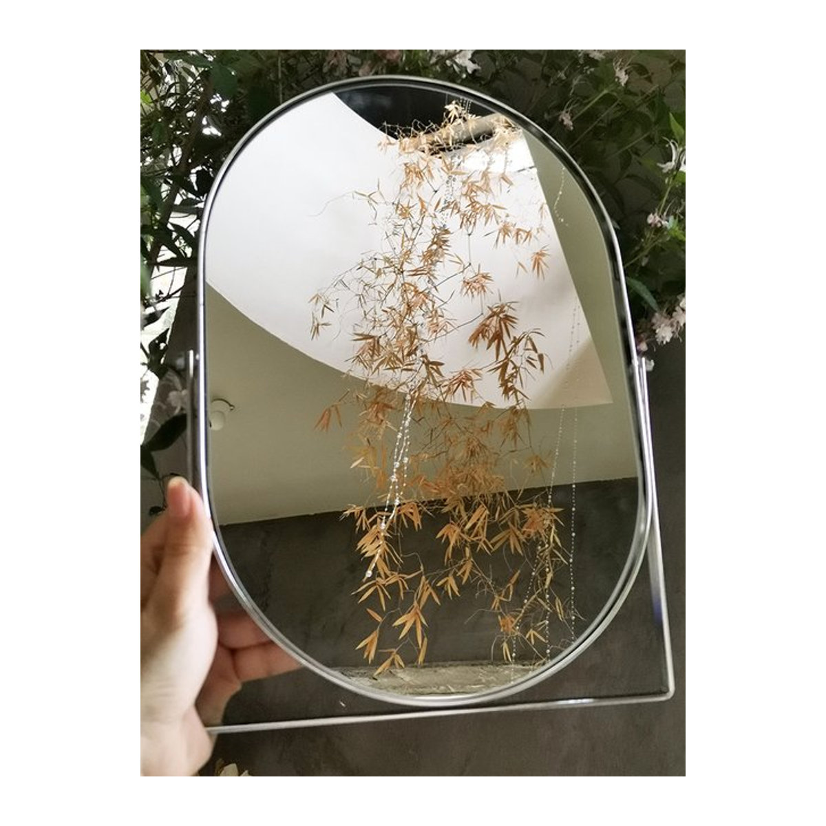 Ovaler Make-up-Spiegel aus Metall in Gold, stehend für Badezimmer und Schreibtisch - Bild 1