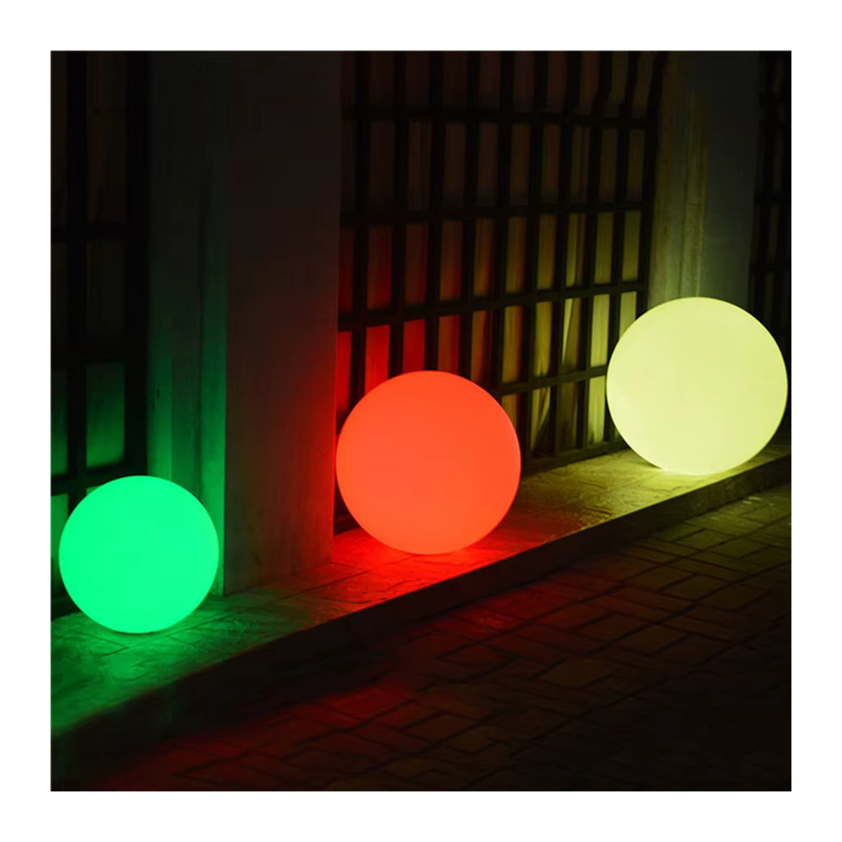 PAMNNY LED-Nachtlicht mit runder Kugel, batteriebetrieben und Fernbedienung, 16 Farben, bunt, minimalistisches Design für Garten, Landschaft und Dekoration im Innen- und Außenbereich - Bild 3
