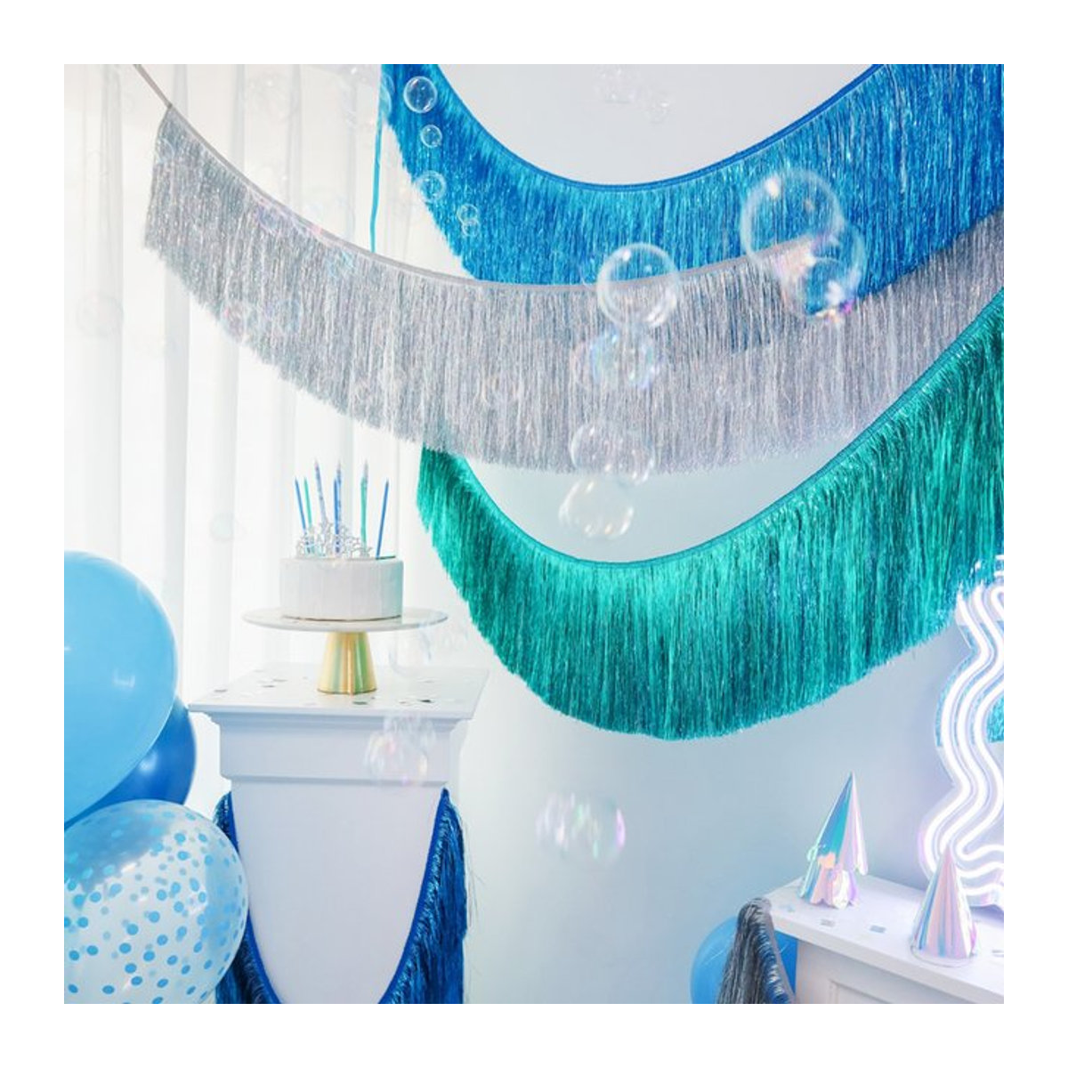 Parehope Premium Fransen-Quasten-Banner in Silber aus Kunststoff für Wand- und Deckendekoration bei Hochzeit, Geburtstag oder Weihnachten, Länge: 150 cm - Bild 1