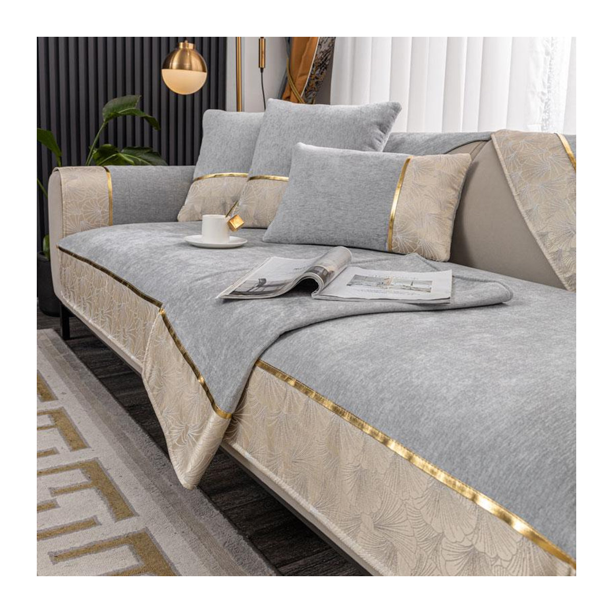 Patchwork Jacquard Chenille Sofa Überwurf mit goldenem Riemen in Beige inklusive Kissenbezug 30 x 50 cm von A Family Of Home Textiles - Bild 3