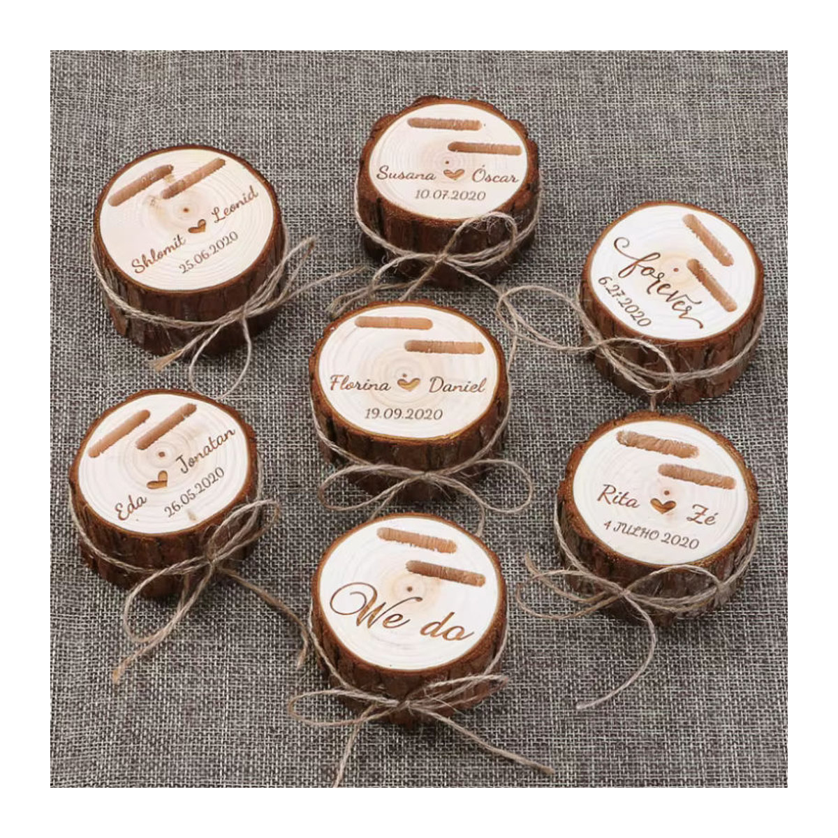 Personalisierbare Ringbox aus Holz von Alex Streeter in Braun mit doppeltem Schlitz für Hochzeitsringe und Verlobungsringe im rustikalen Design - Bild 2