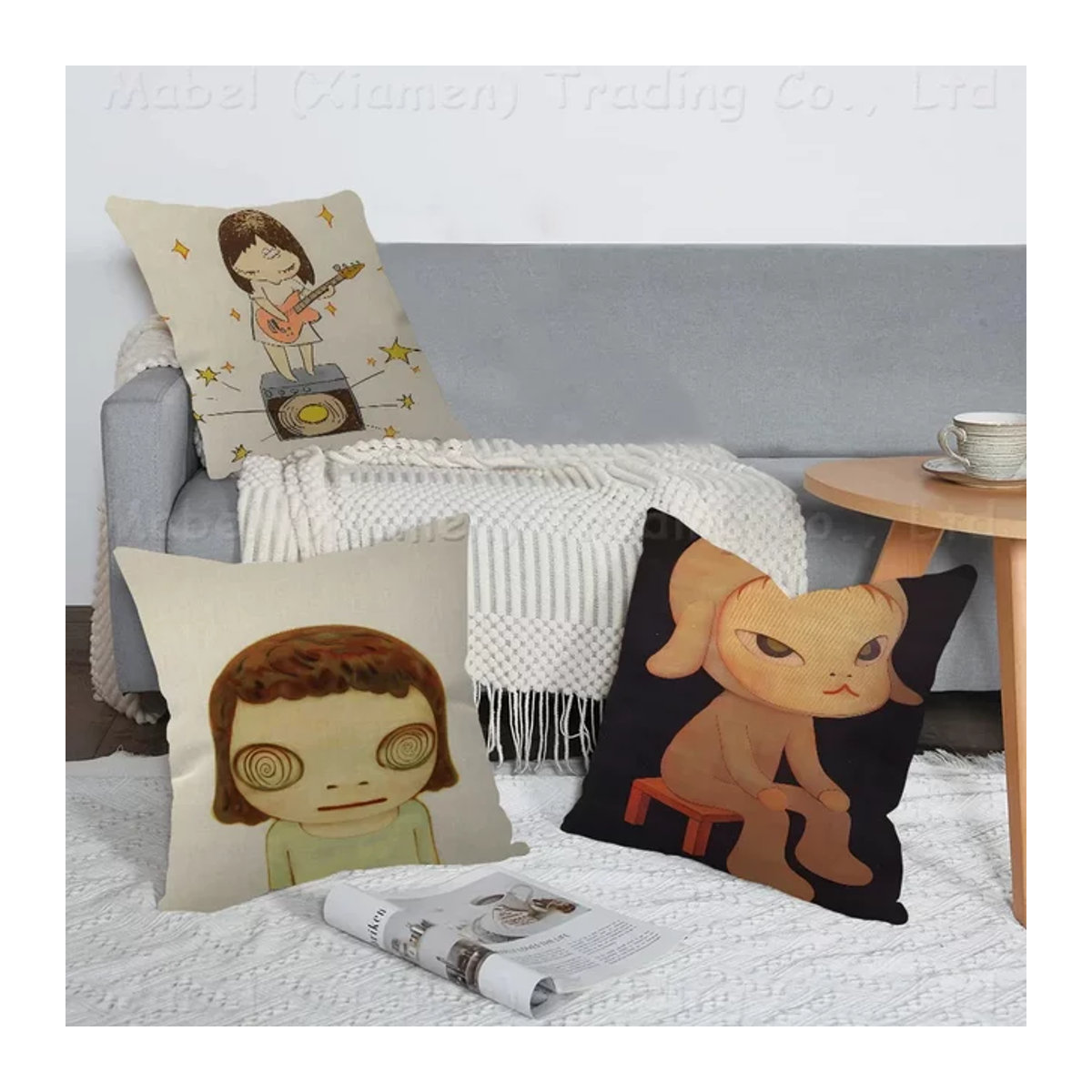 Personalisiertes Kissen mit Yoshitomo Nara Schlafwandelnde Puppen in Weiß, B/B/H: 45 x 45 cm - Bild 1