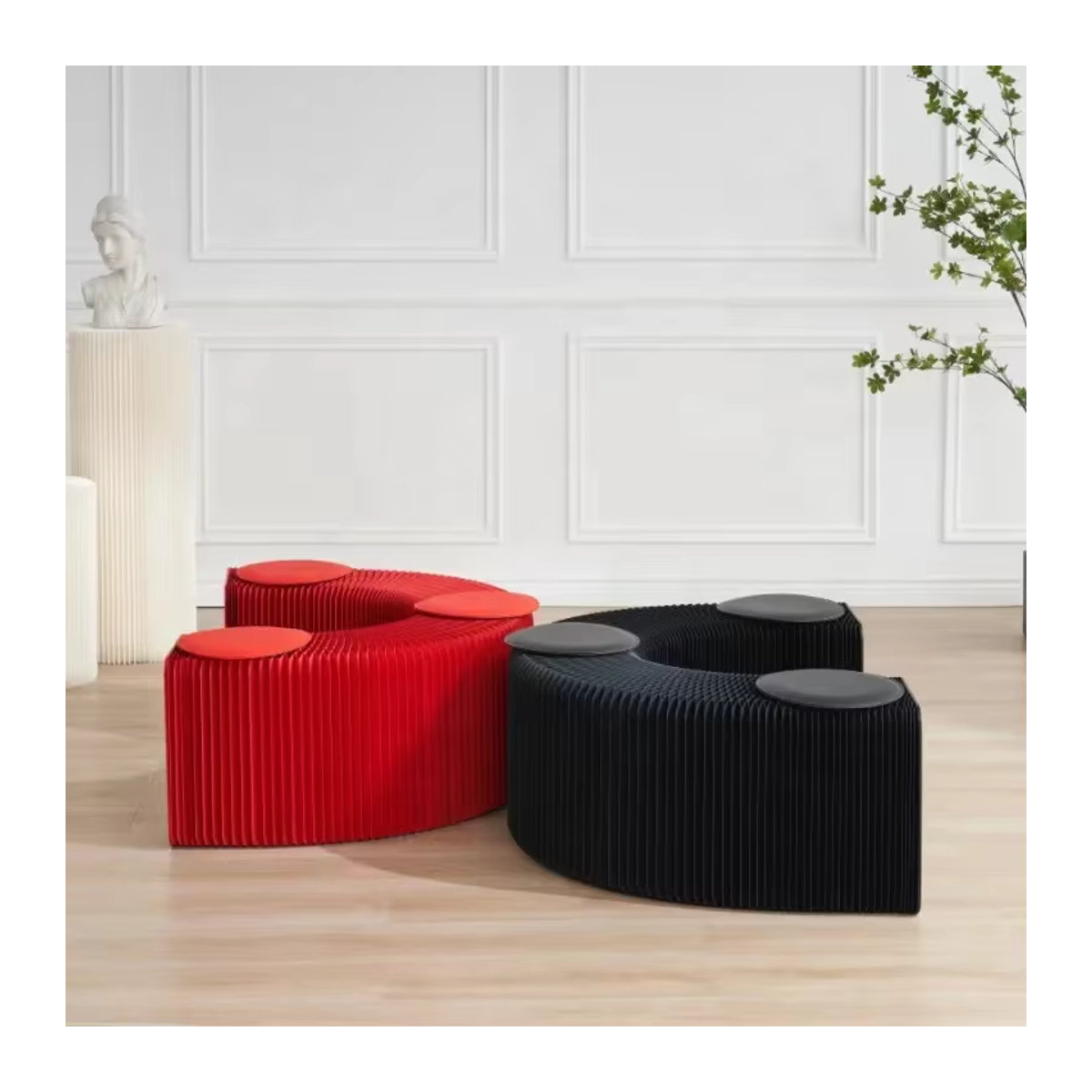 Platzsparender Teleskop-Klappstuhl aus Kraftpapier in Rot oder Bunt mit modernem Design - Bild 2