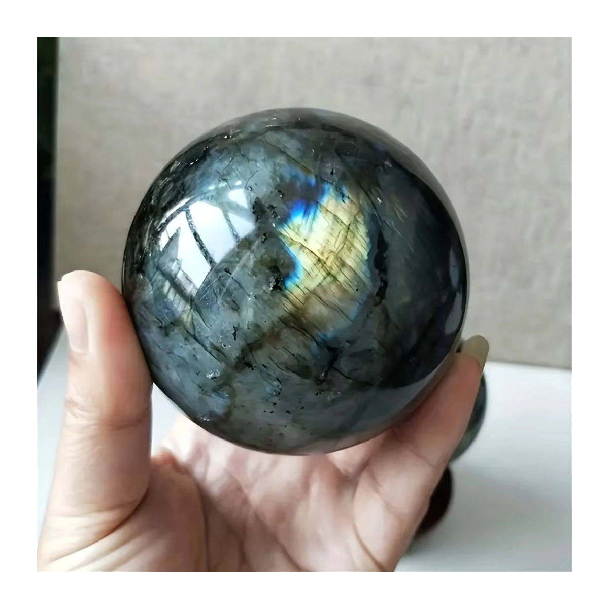 Polierte Labradorit-Kristallkugel von Stone Brothers, mehrfarbig, Durchmesser: 4,25 cm - Bild 4