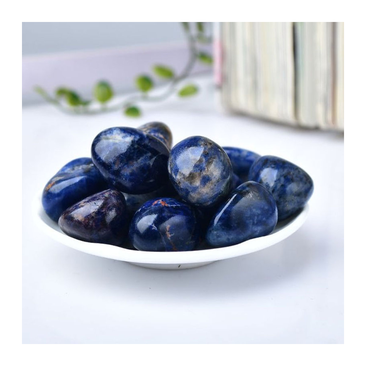 Polierter blauer Sodalith-Kristallstein von Stone Brothers als dekoratives Ornament für dein Zuhause, 100 g - Bild 1