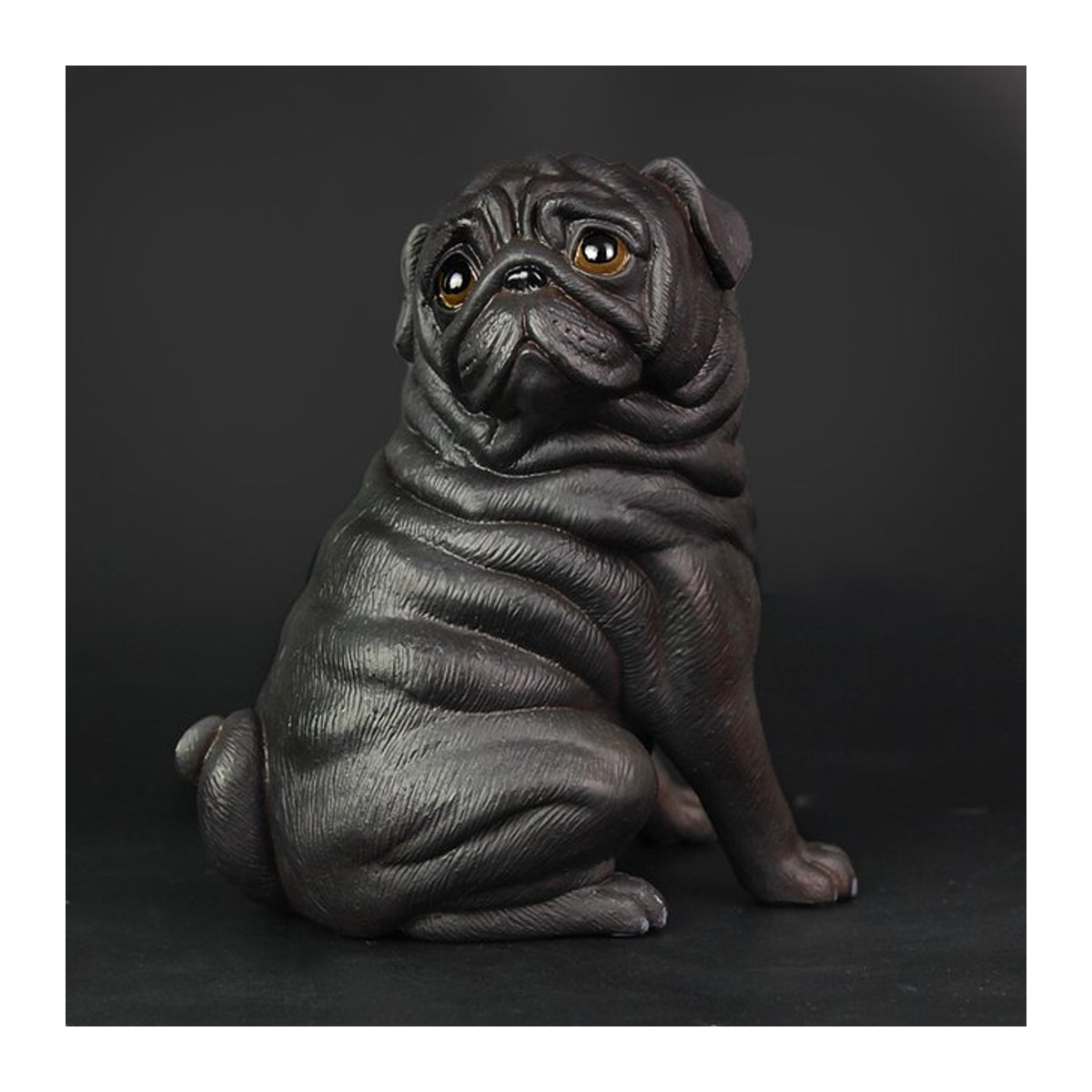 Realistische Mops Hund Statue aus Kunststoff in Schwarz für Haus oder Garten - Bild 1