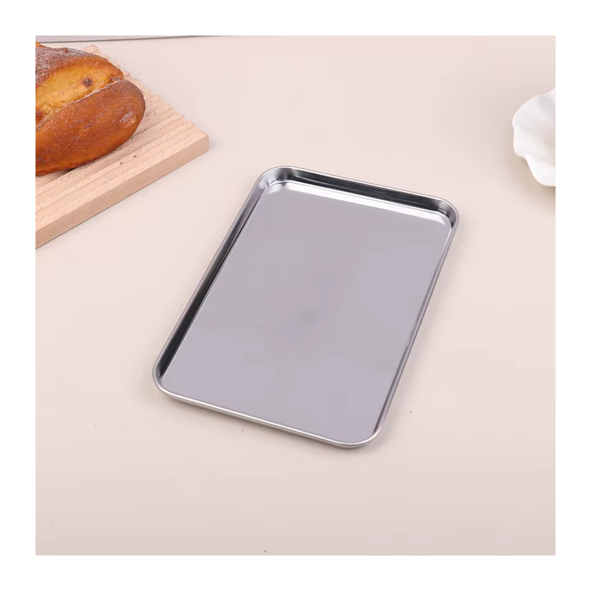 Rechteckiges Edelstahl-Tablett von SHNGki in Silber im skandinavischen Design für Lebensmittel und Dekoration - Bild 3
