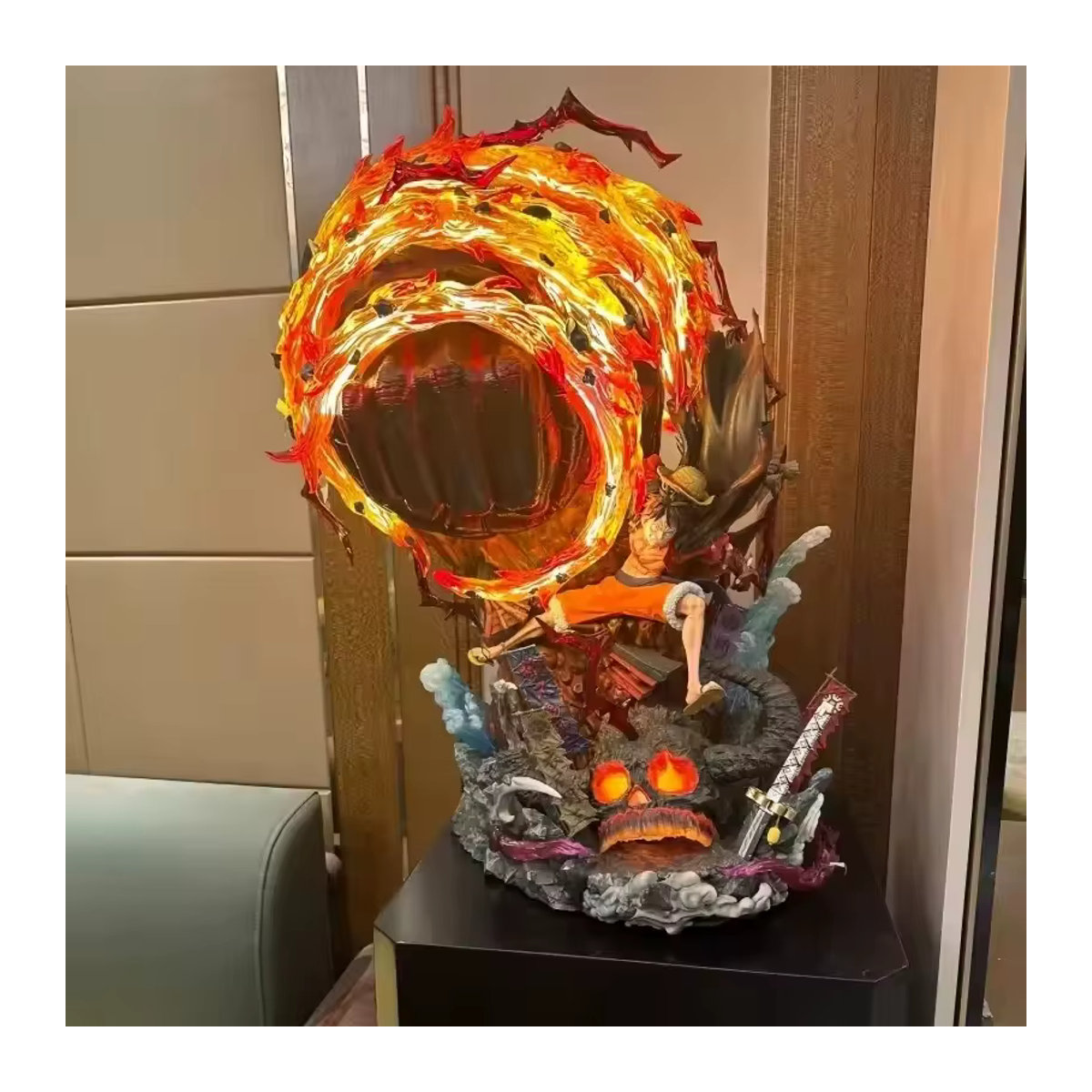 Red Roc One Piece Anime-Figur Luffy Gear 3 mit LED-Beleuchtung in Rot aus Kunststoff - Bild 2