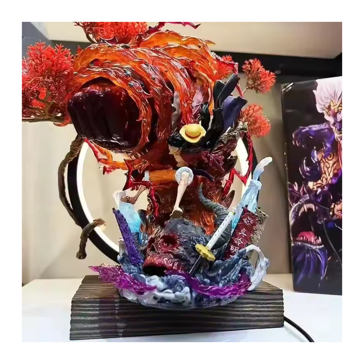 Red Roc One Piece Anime-Figur Luffy Gear 3 mit LED-Beleuchtung in Rot aus Kunststoff - Bild 4